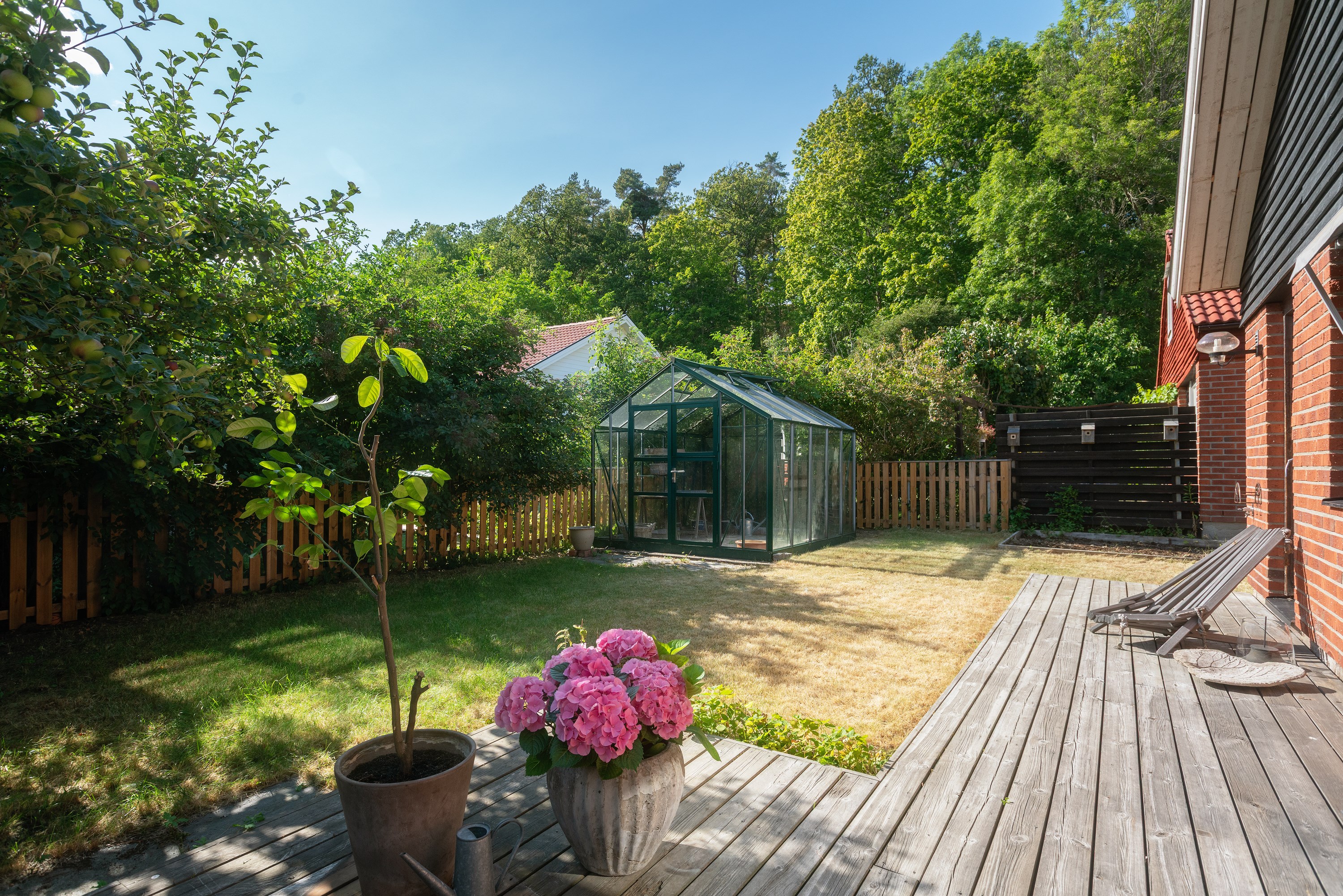 Bostadsbild från Önnemovägen 70, Såld i Tullinge Gård, Botkyrka