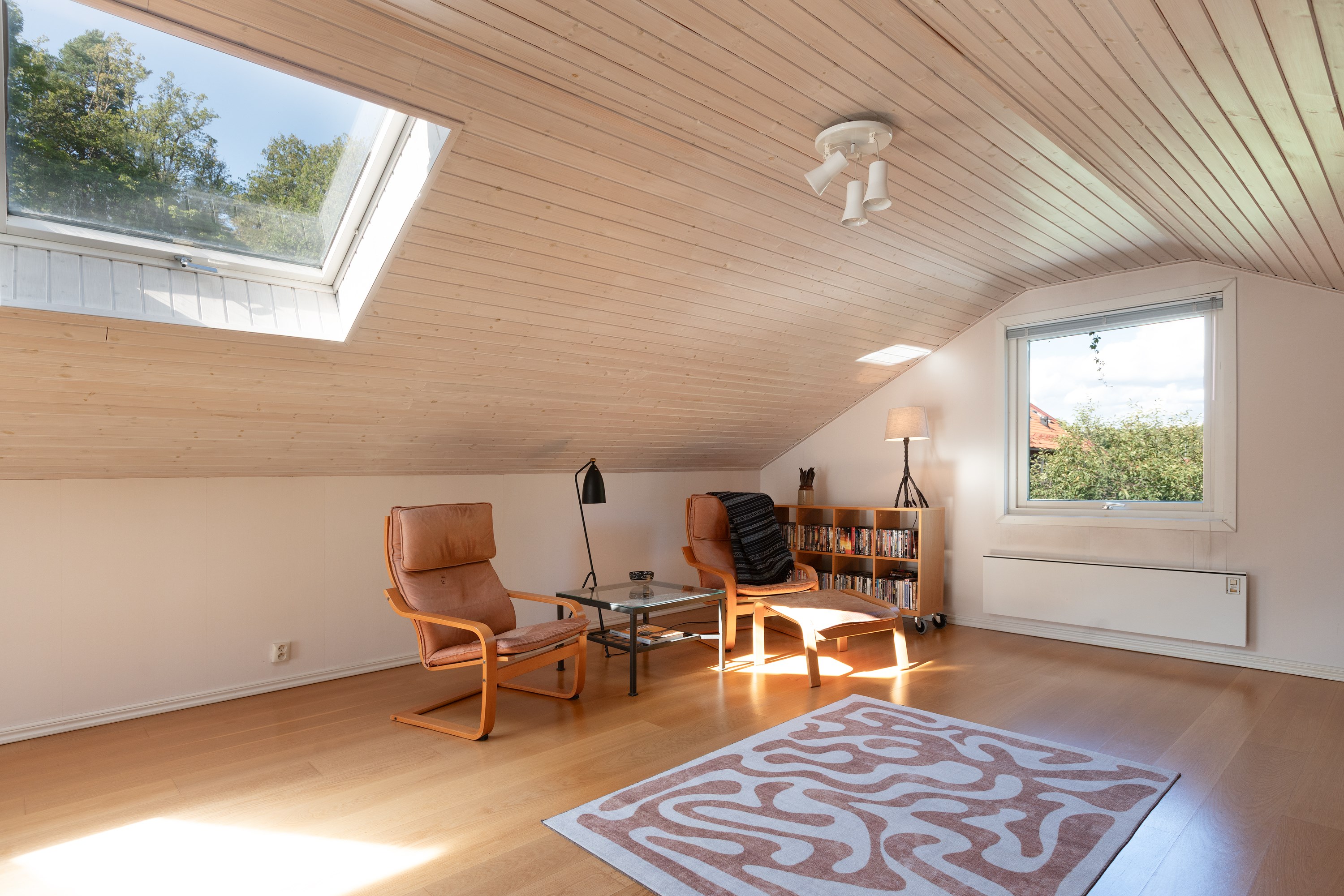 Bostadsbild från Önnemovägen 70, Såld i Tullinge Gård, Botkyrka
