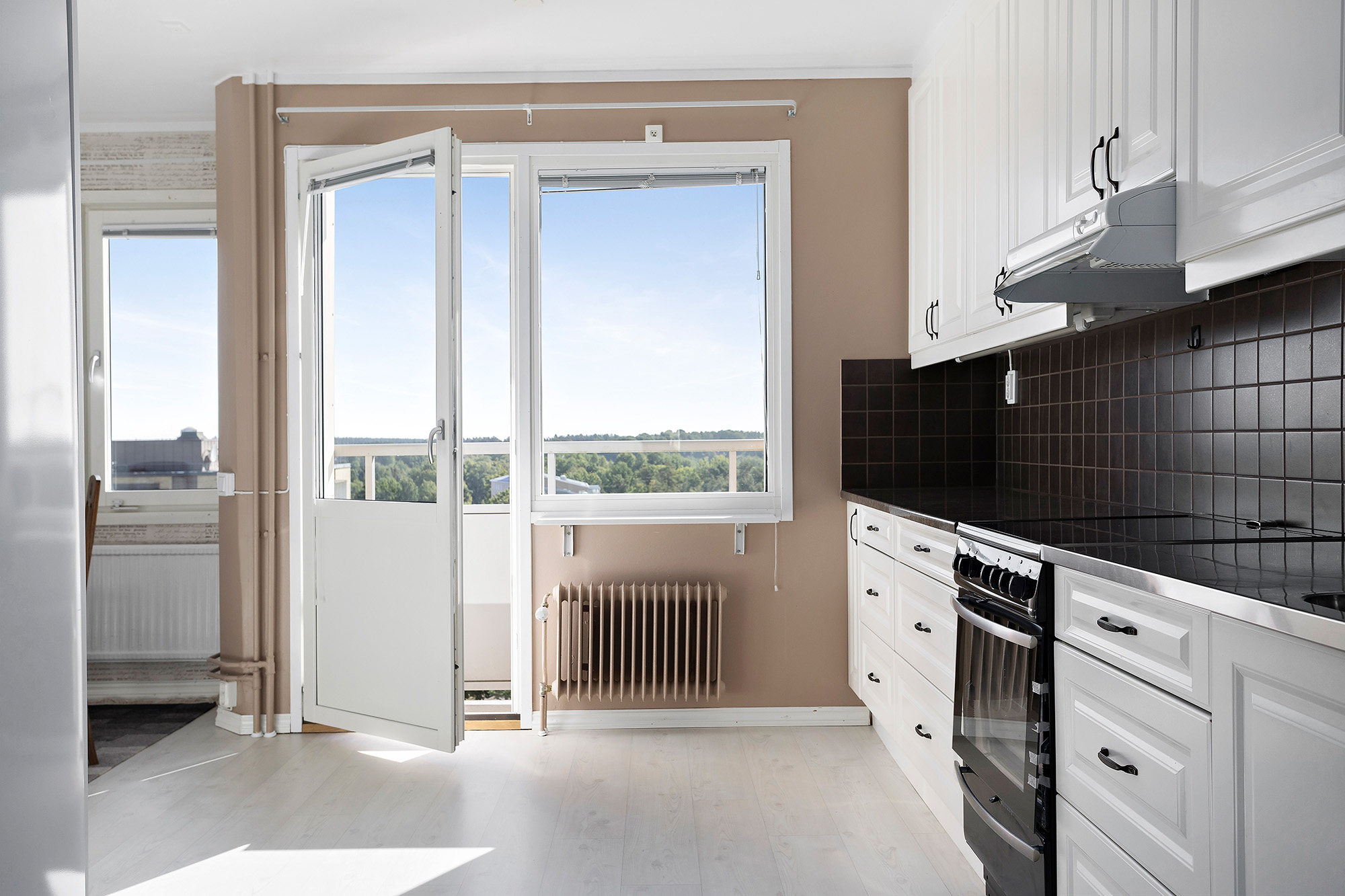 Bostadsbild från Oxelvägen 47, Till salu i Älta, Nacka