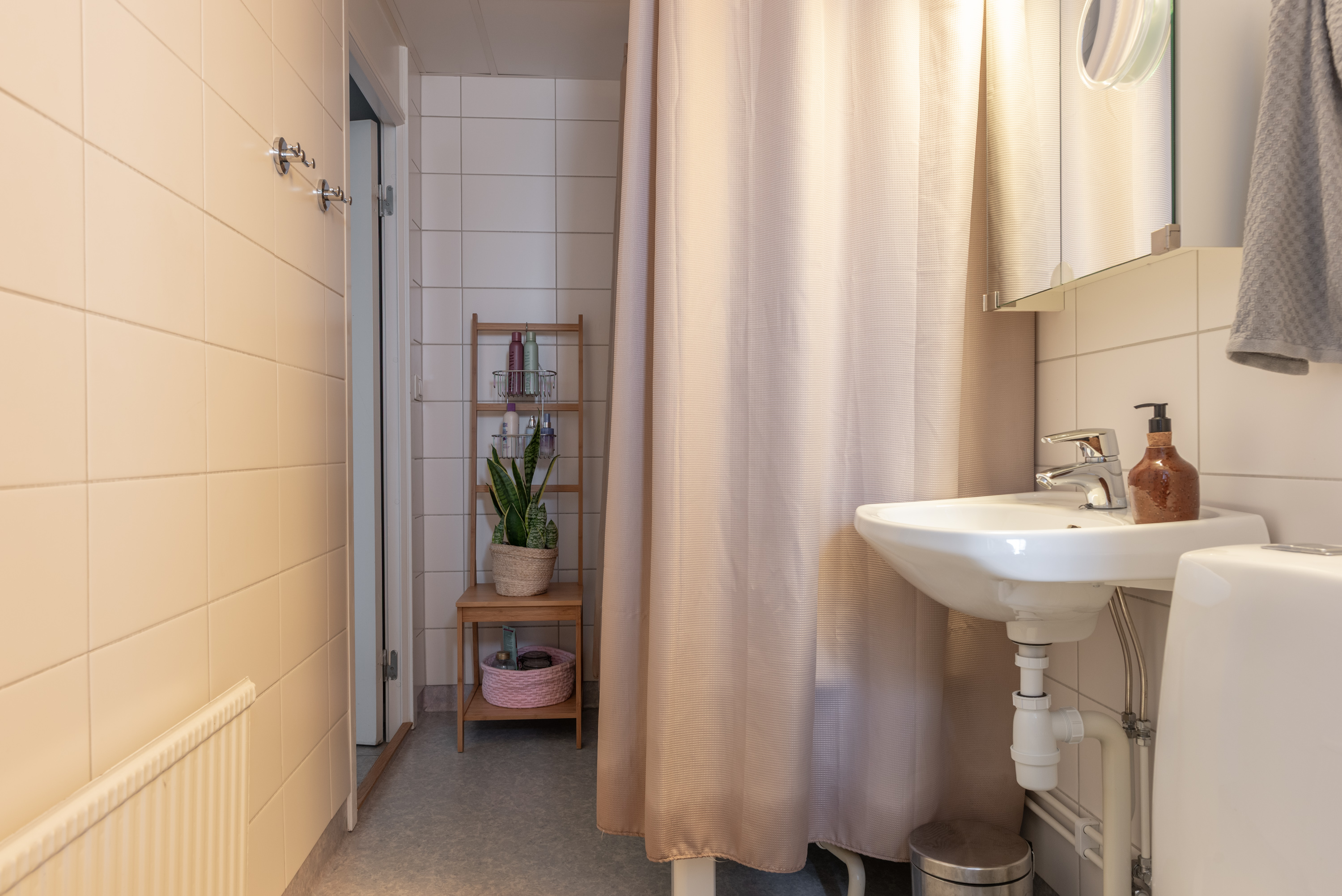 Bostadsbild från Lövhagsgatan 57, Till salu i Råby, Västerås