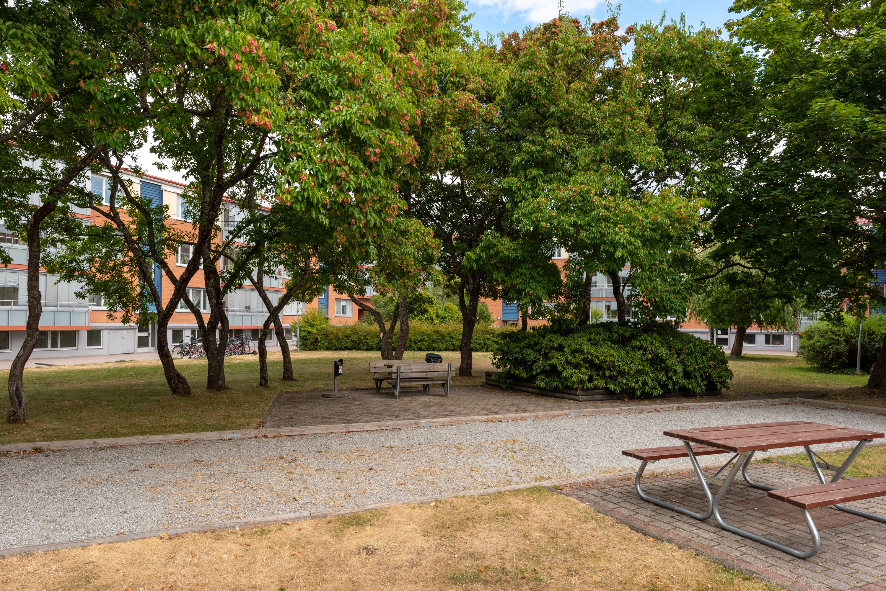 Bostadsbild från Lövhagsgatan 57, Till salu i Råby, Västerås