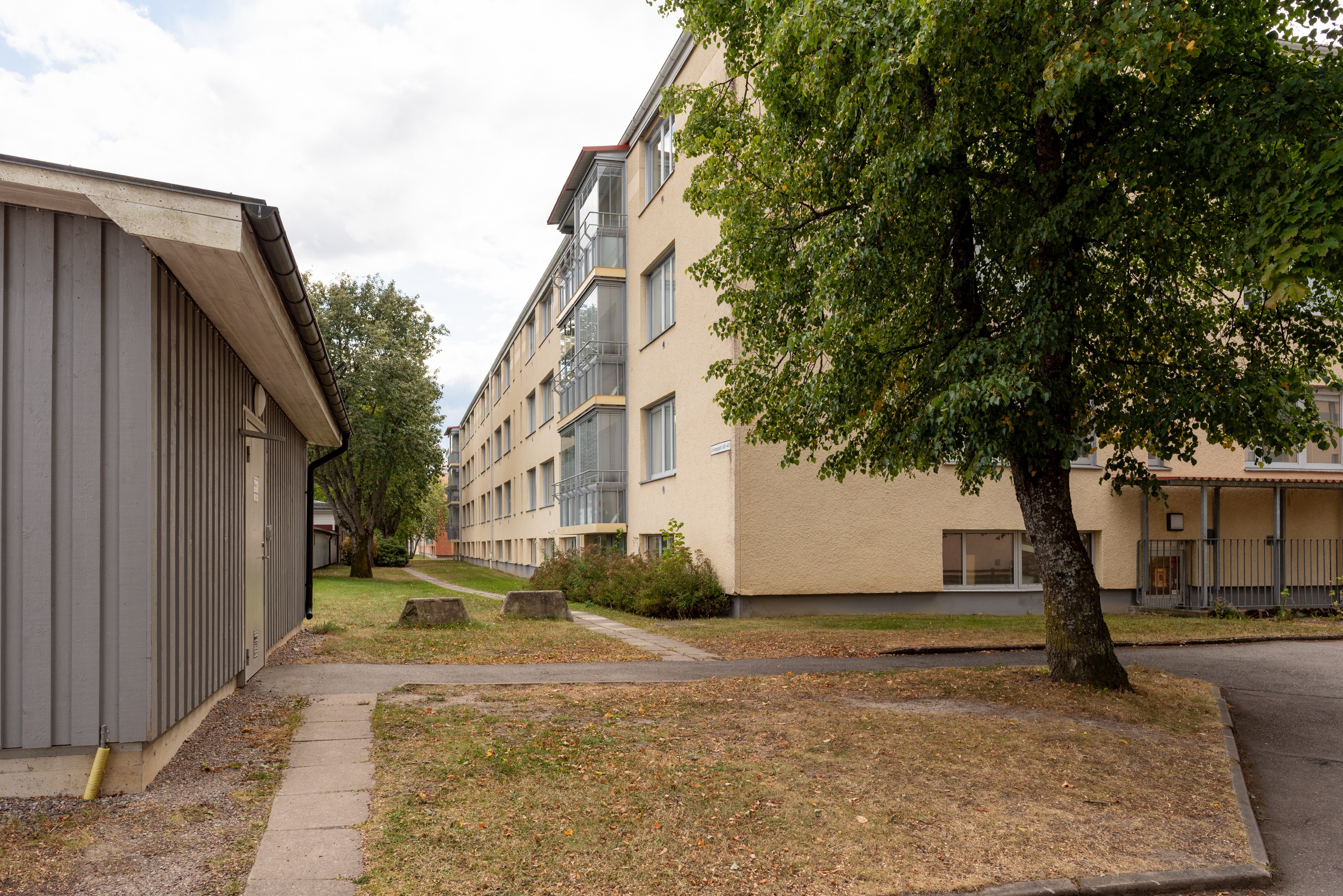 Bostadsbild från Lövhagsgatan 57, Till salu i Råby, Västerås