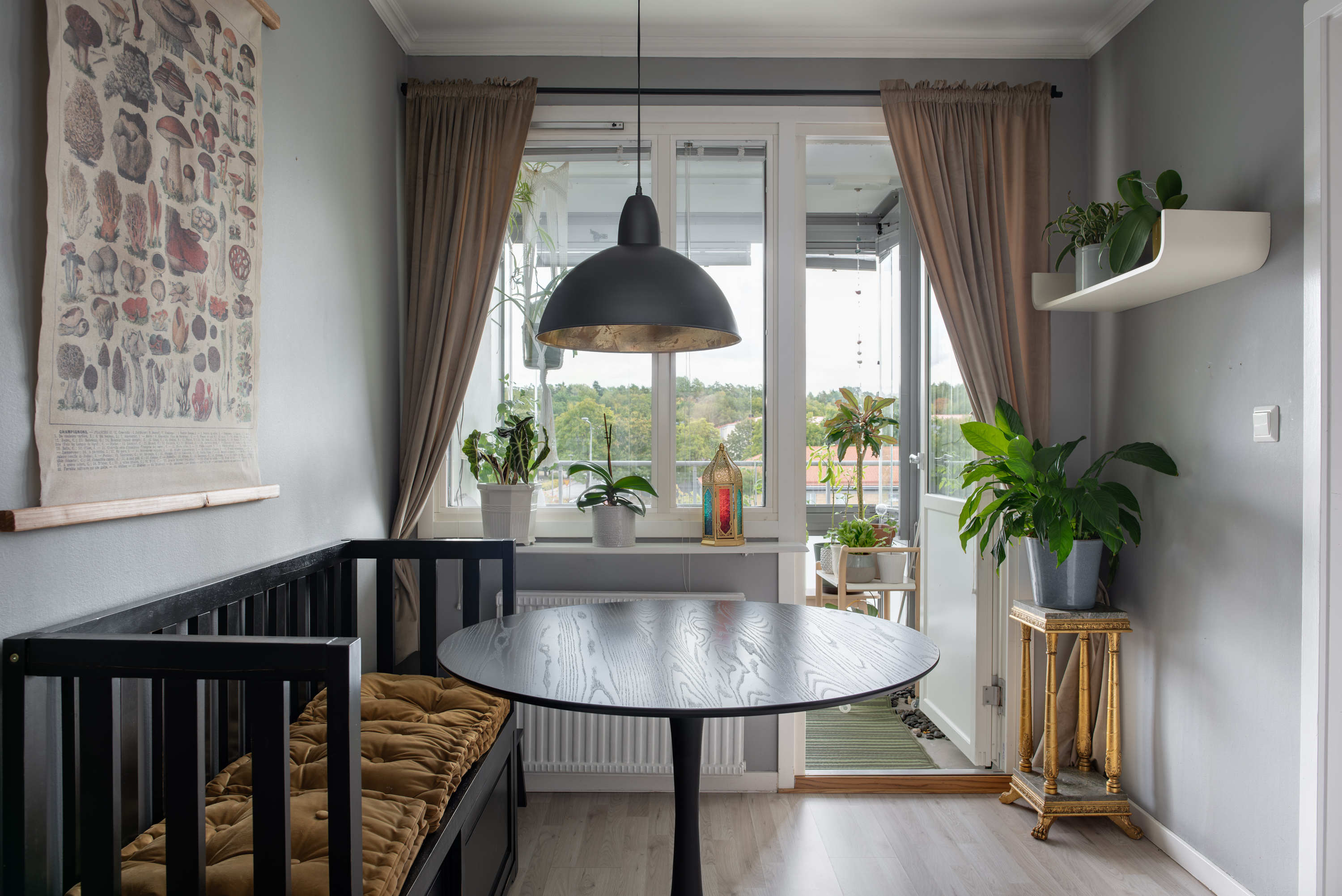 Bostadsbild från Lövhagsgatan 57, Till salu i Råby, Västerås