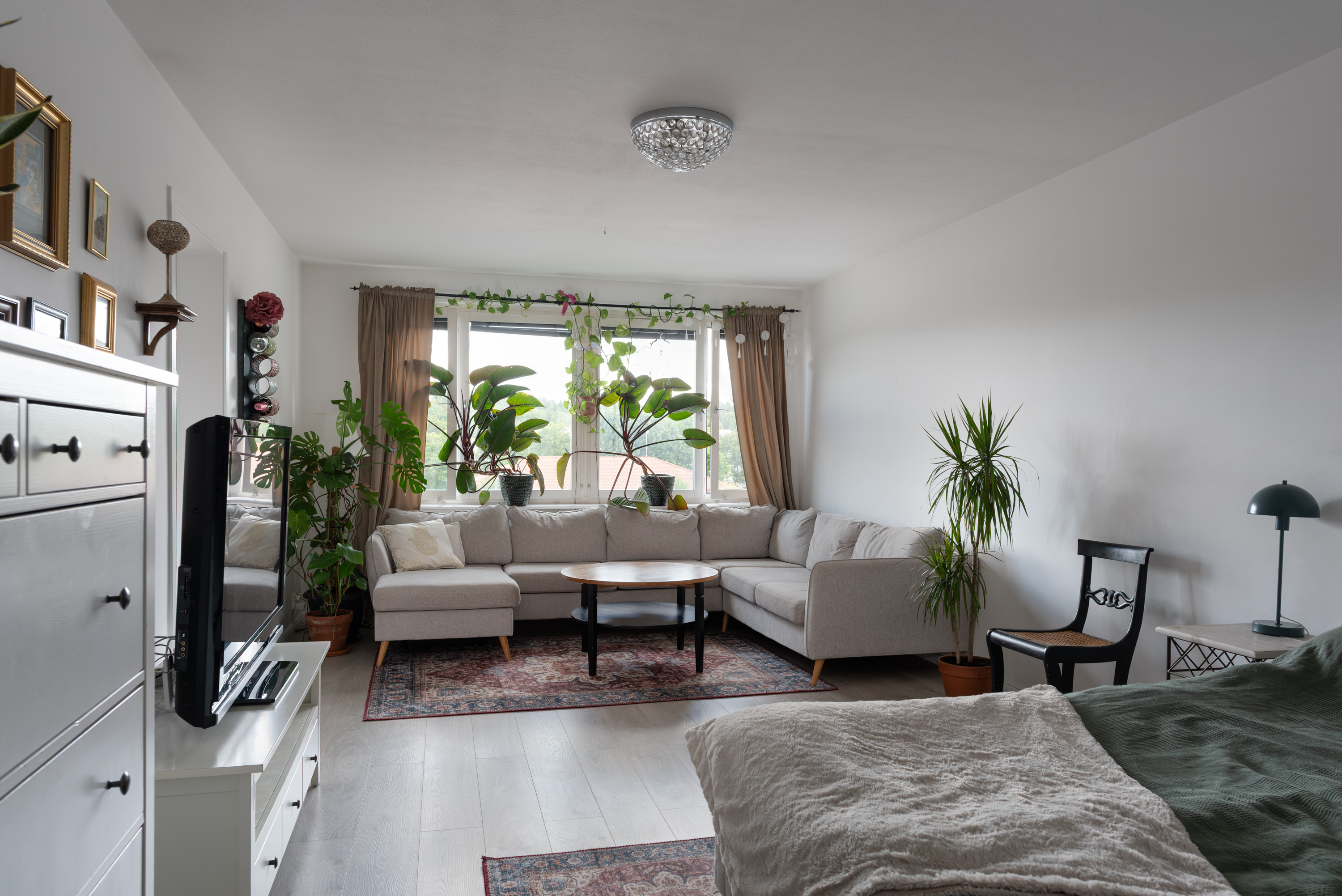 Bostadsbild från Lövhagsgatan 57, Till salu i Råby, Västerås
