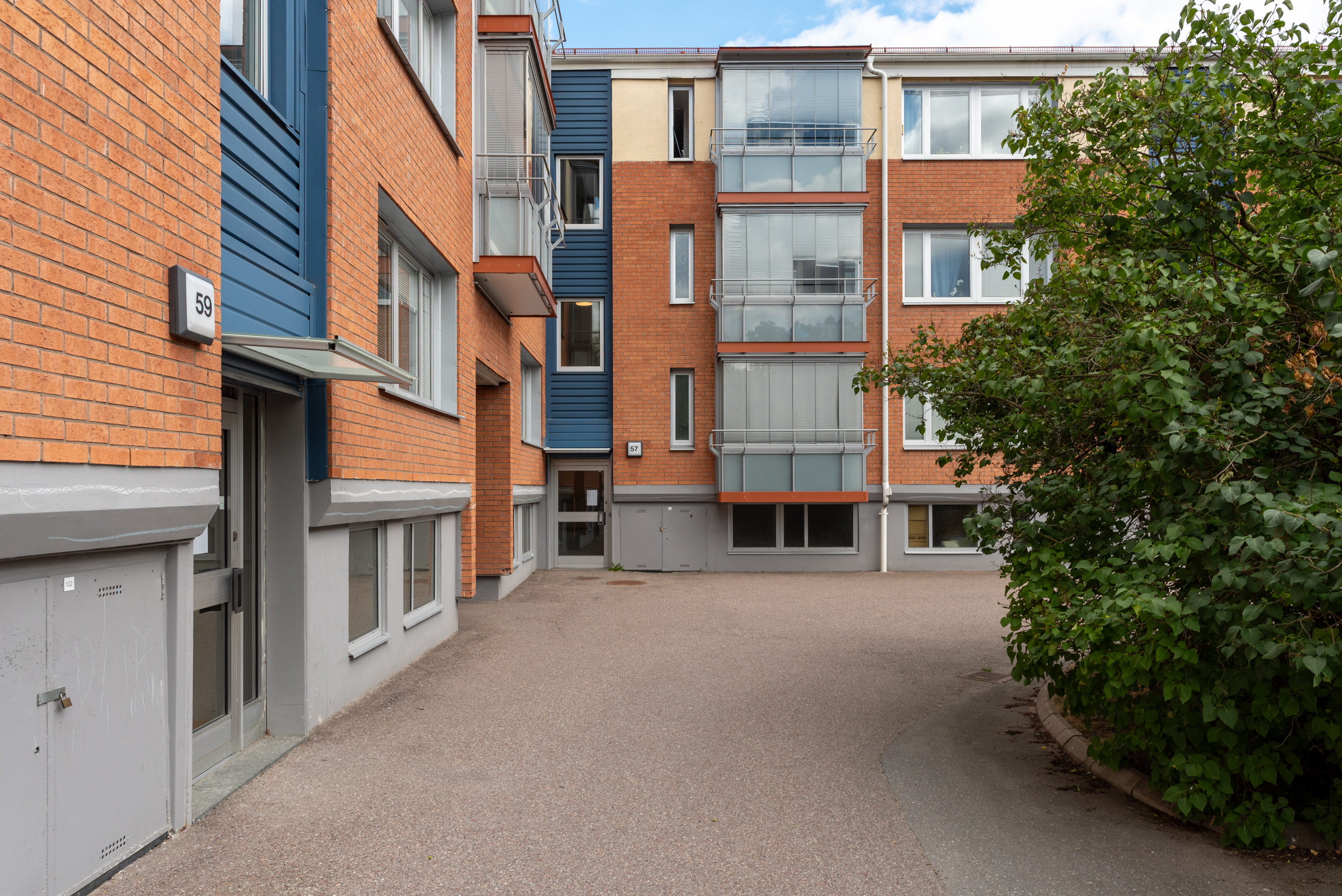 Bostadsbild från Lövhagsgatan 57, Till salu i Råby, Västerås