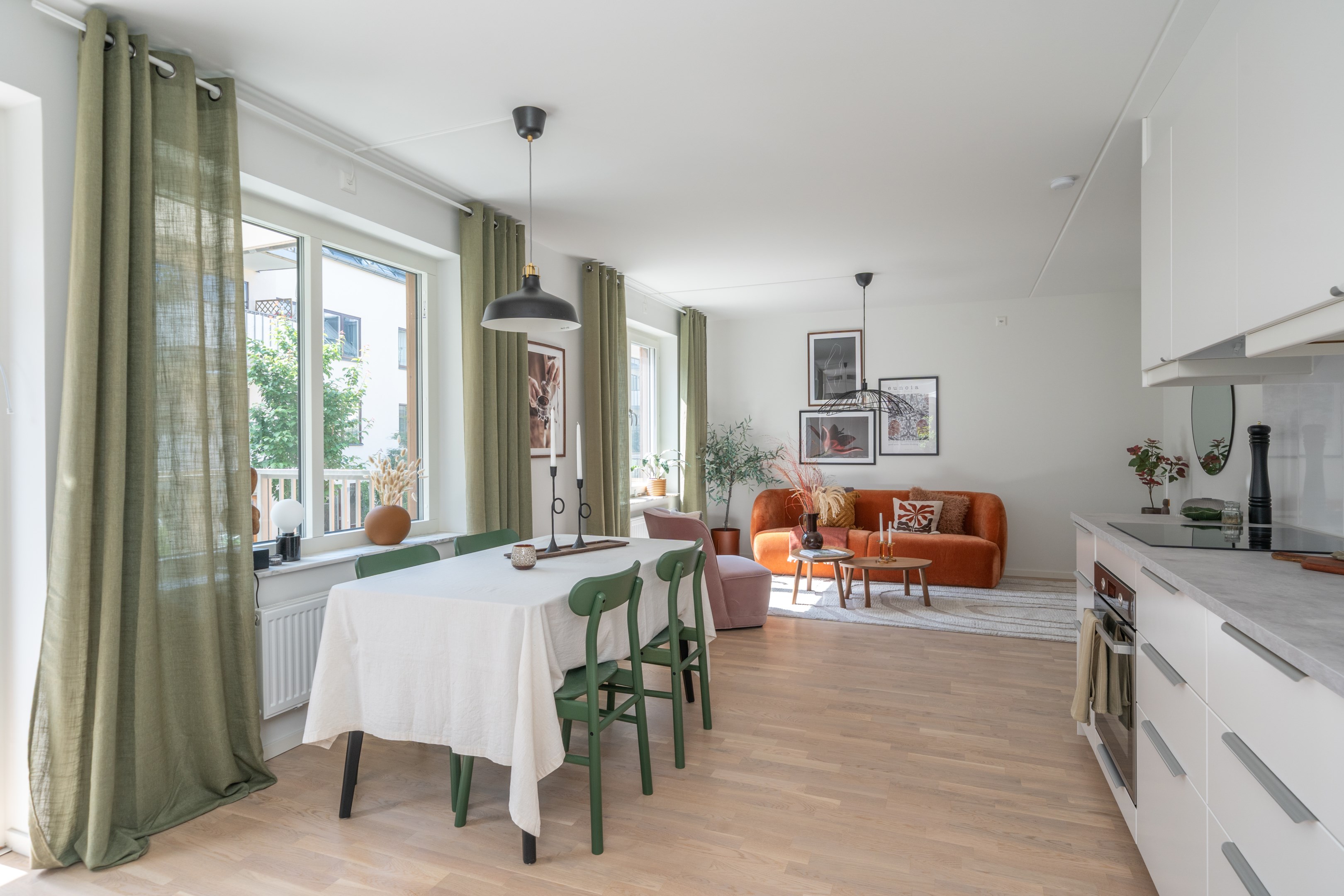 Bostadsbild från Väsjöpromenaden 17, Till salu i Väsjön, Sollentuna
