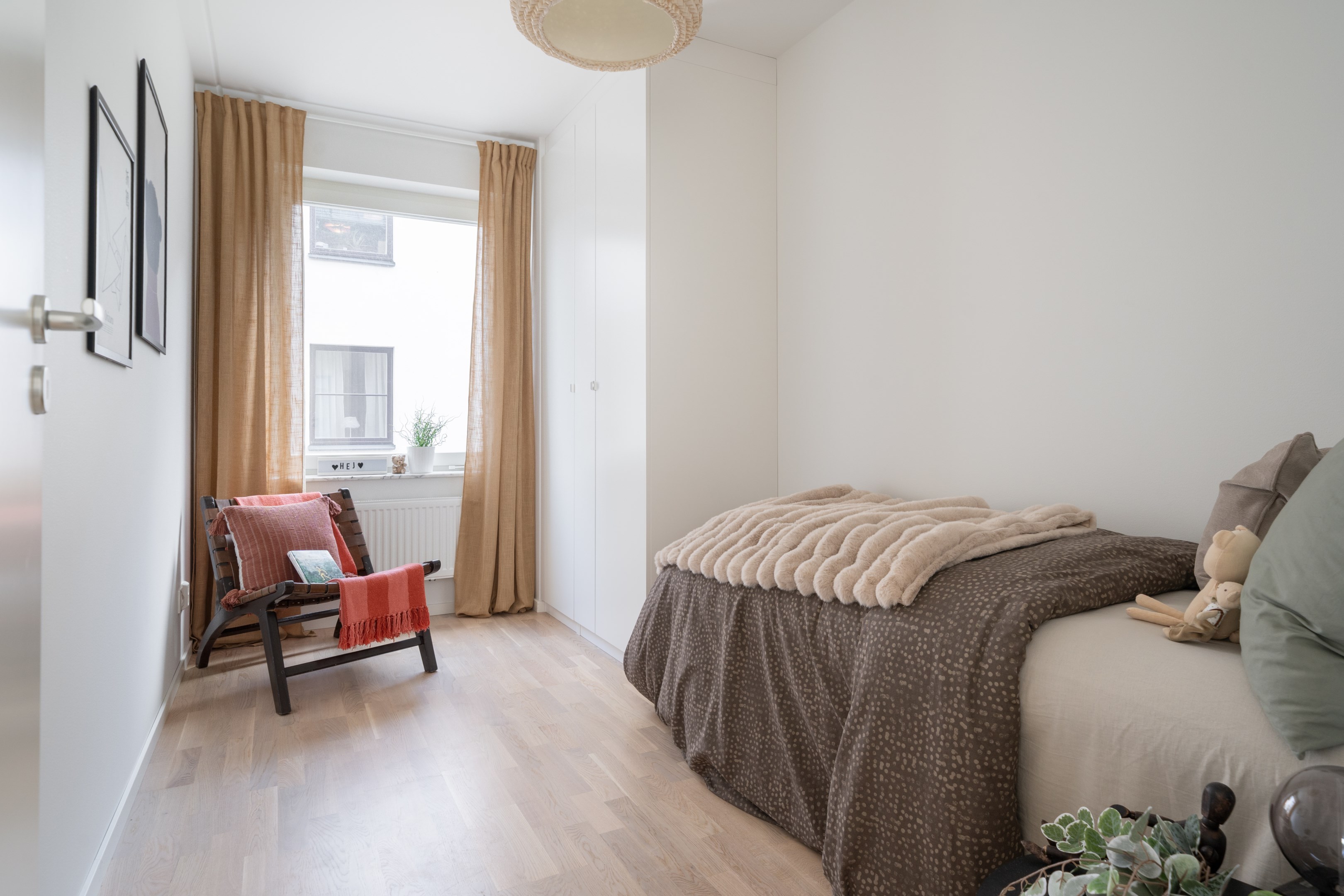 Bostadsbild från Väsjöpromenaden 17, Till salu i Väsjön, Sollentuna