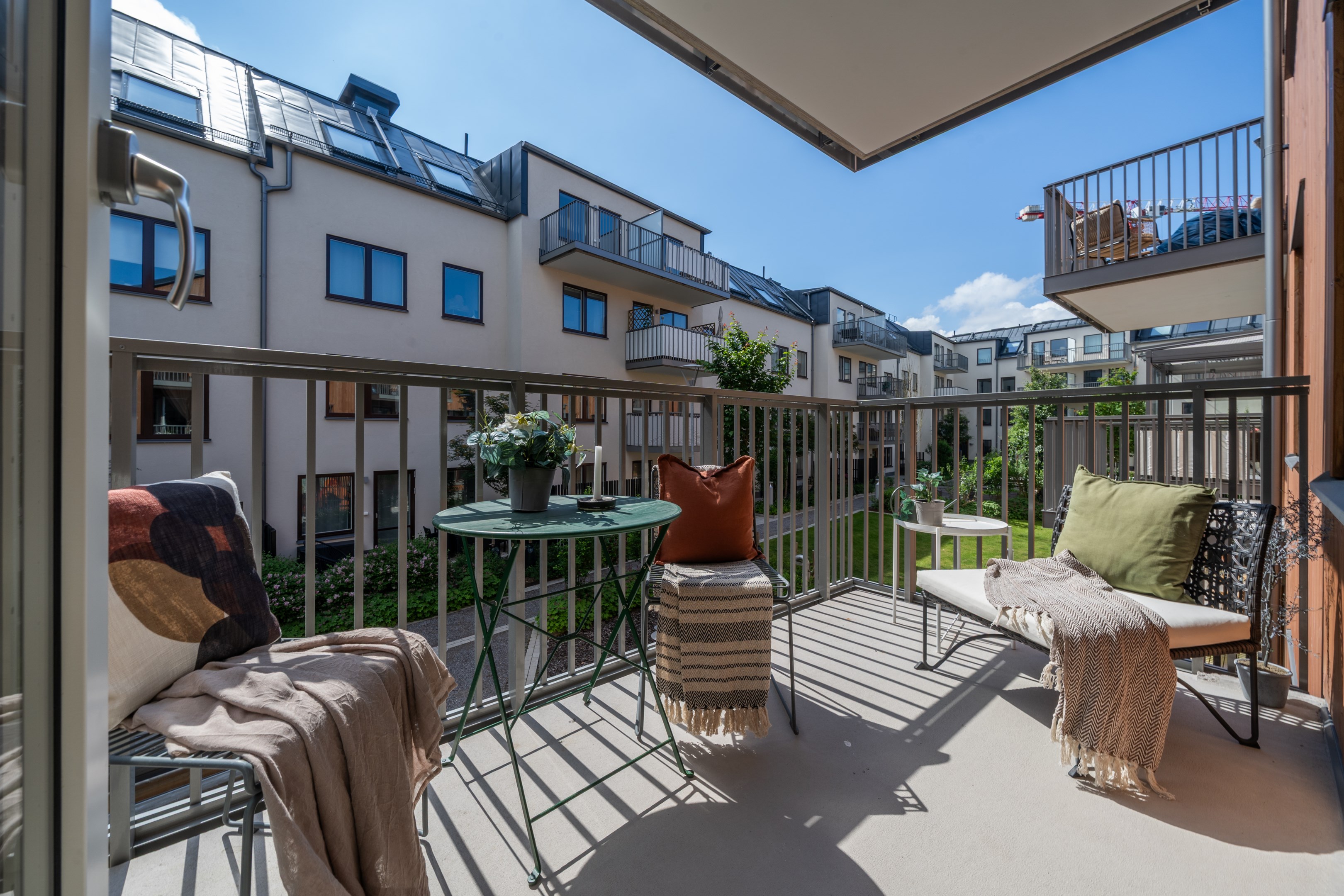 Bostadsbild från Väsjöpromenaden 17, Till salu i Väsjön, Sollentuna