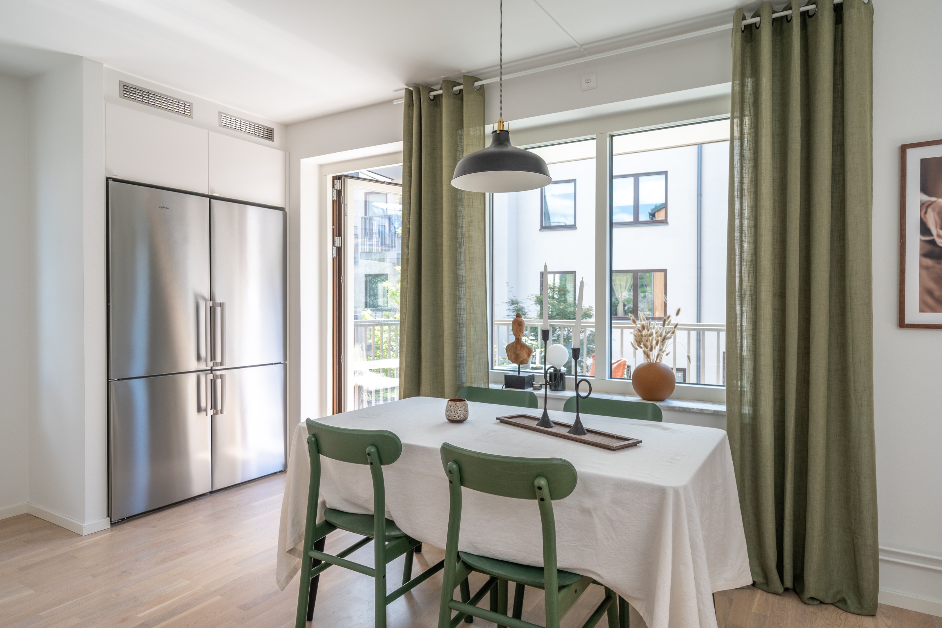 Bostadsbild från Väsjöpromenaden 17, Till salu i Väsjön, Sollentuna