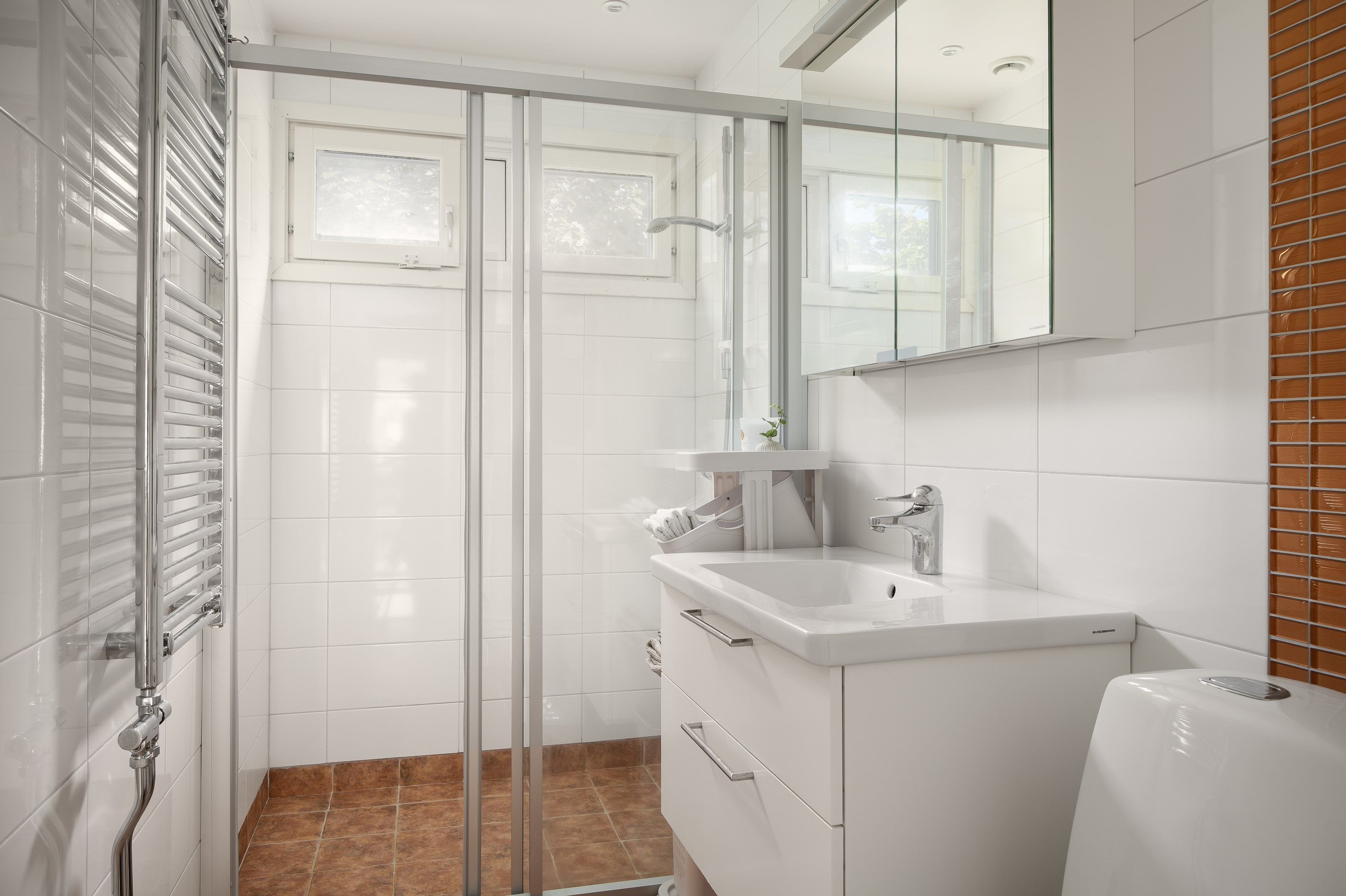 Bostadsbild från Vinterbrinksvägen 49, 2tr, Såld i Igelbodaplatån - Saltsjöbaden, Nacka