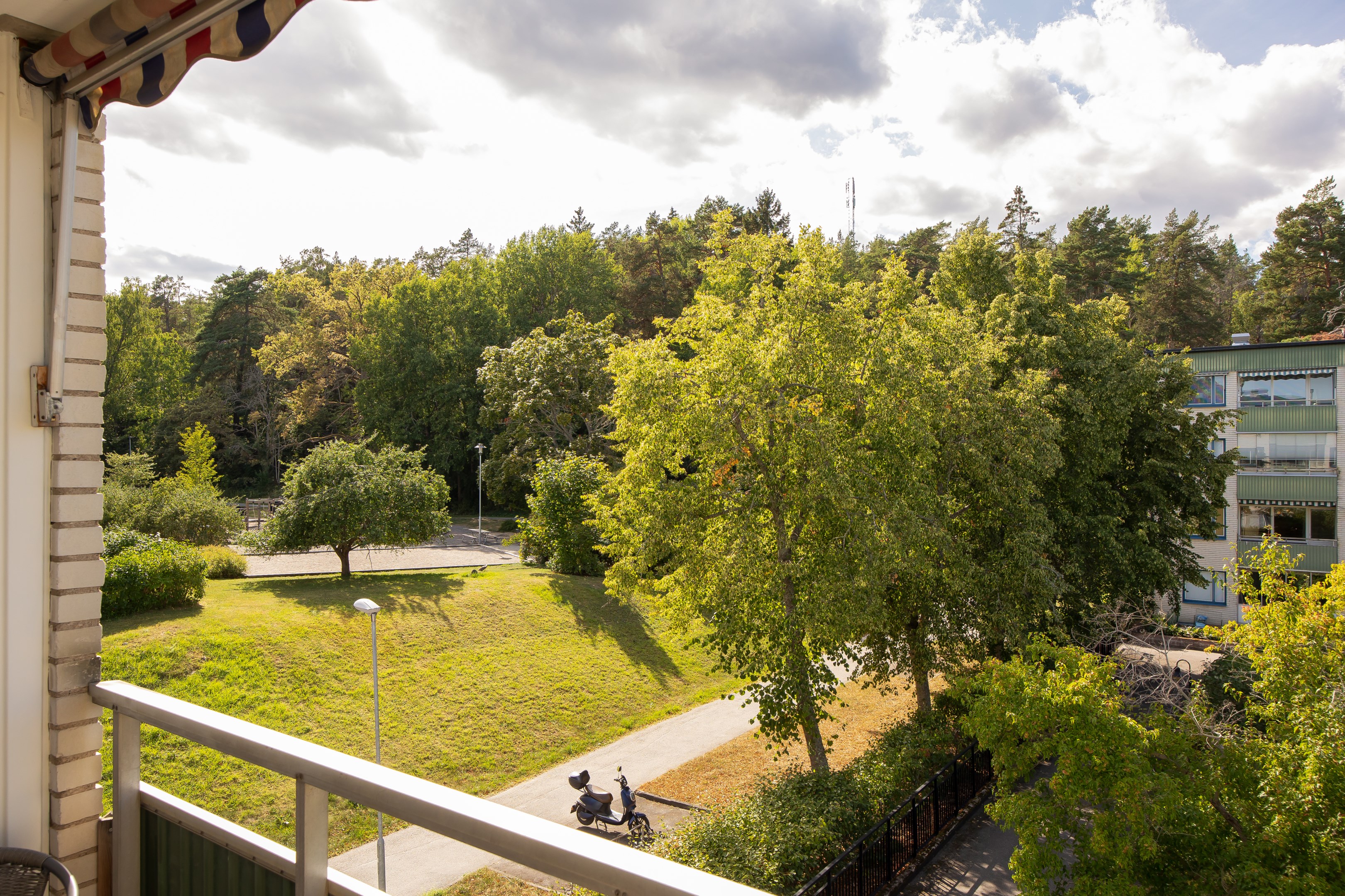 Bostadsbild från Vinterbrinksvägen 49, 2tr, Såld i Igelbodaplatån - Saltsjöbaden, Nacka