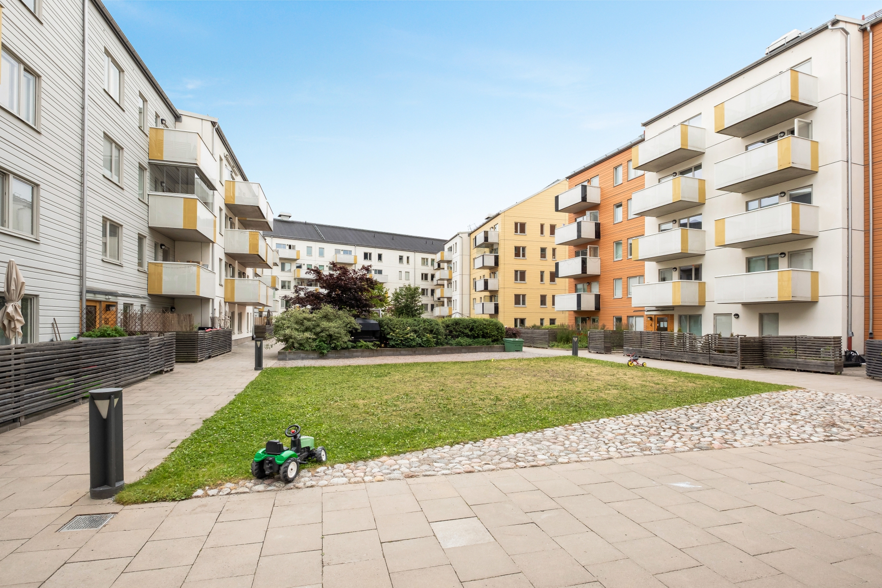 Bostadsbild från Dammtorps allé 17, Såld i Järvastaden, Solna