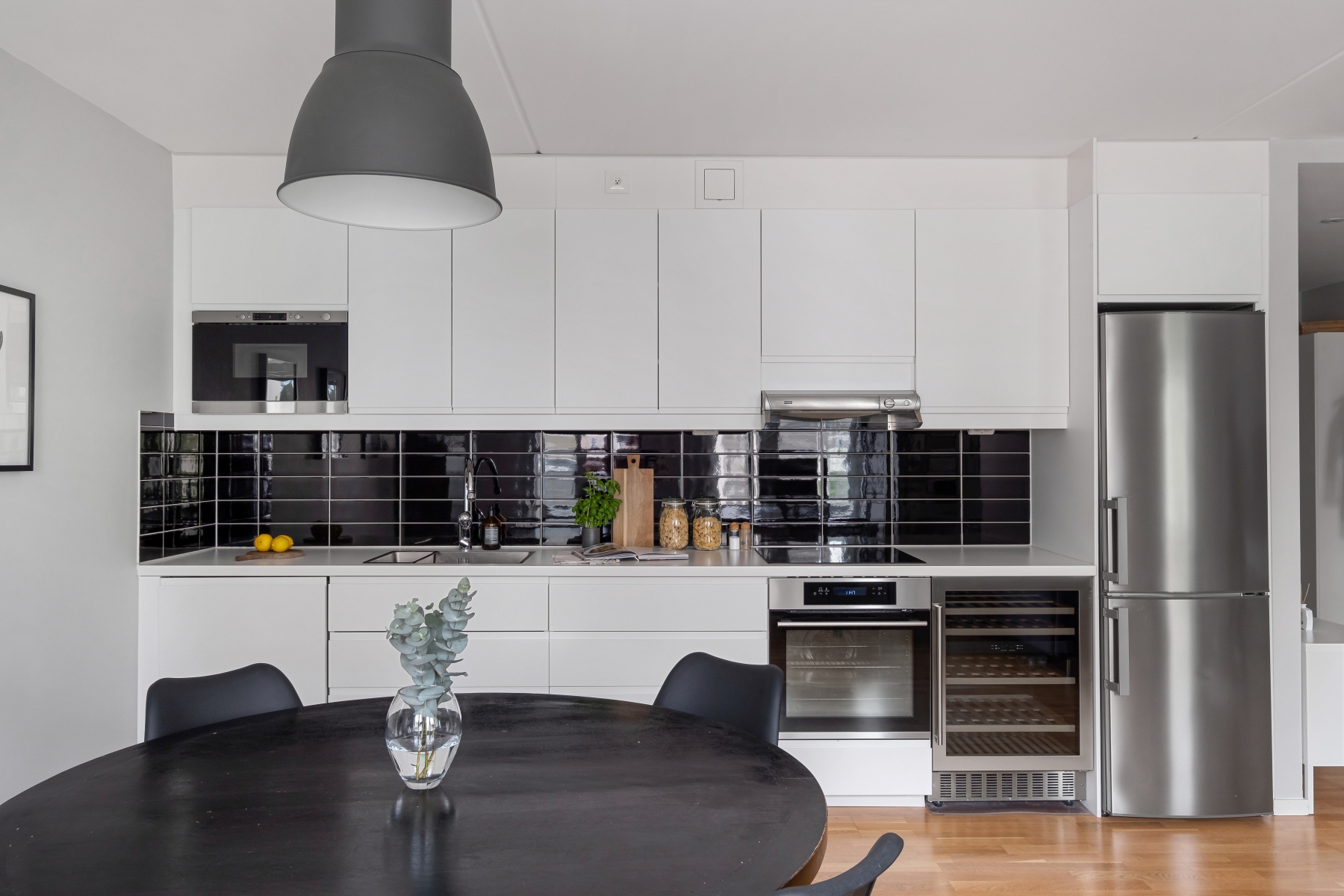 Bostadsbild från Dammtorps allé 17, Såld i Järvastaden, Solna