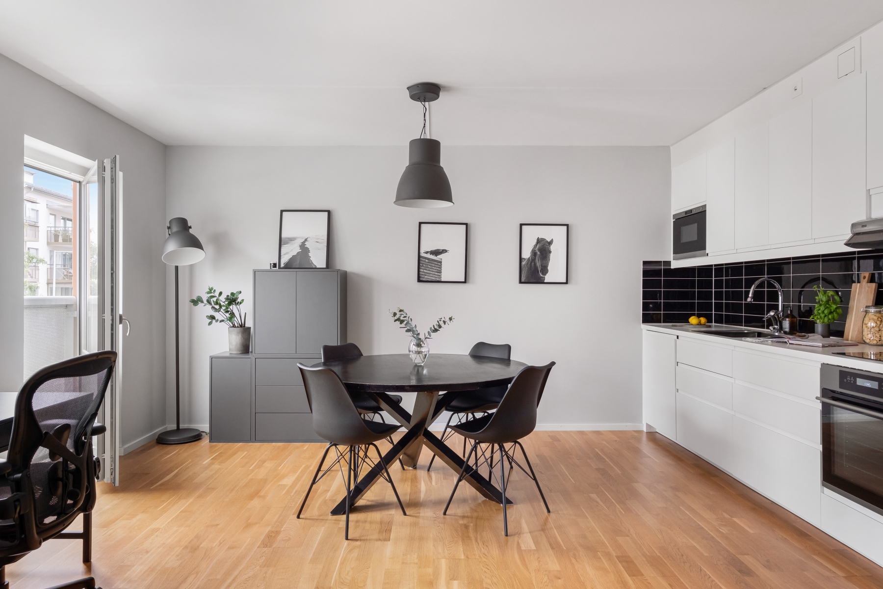 Bostadsbild från Dammtorps allé 17, Såld i Järvastaden, Solna