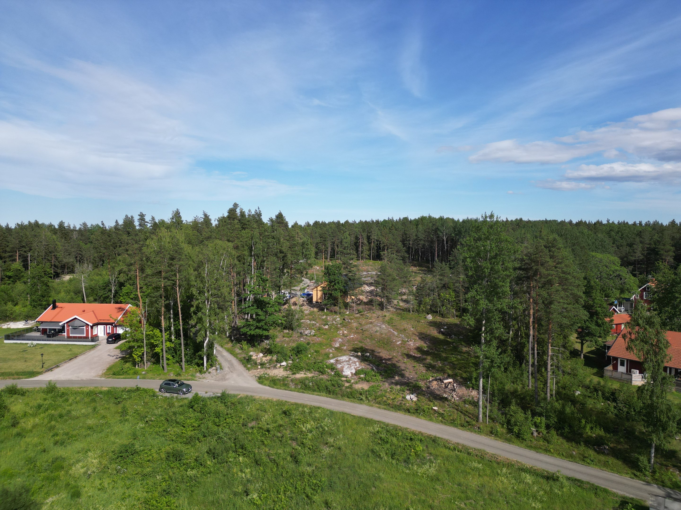 Naturtomt med högt läge strax