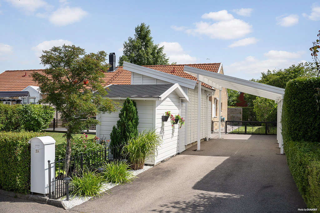 Uppfart med carport