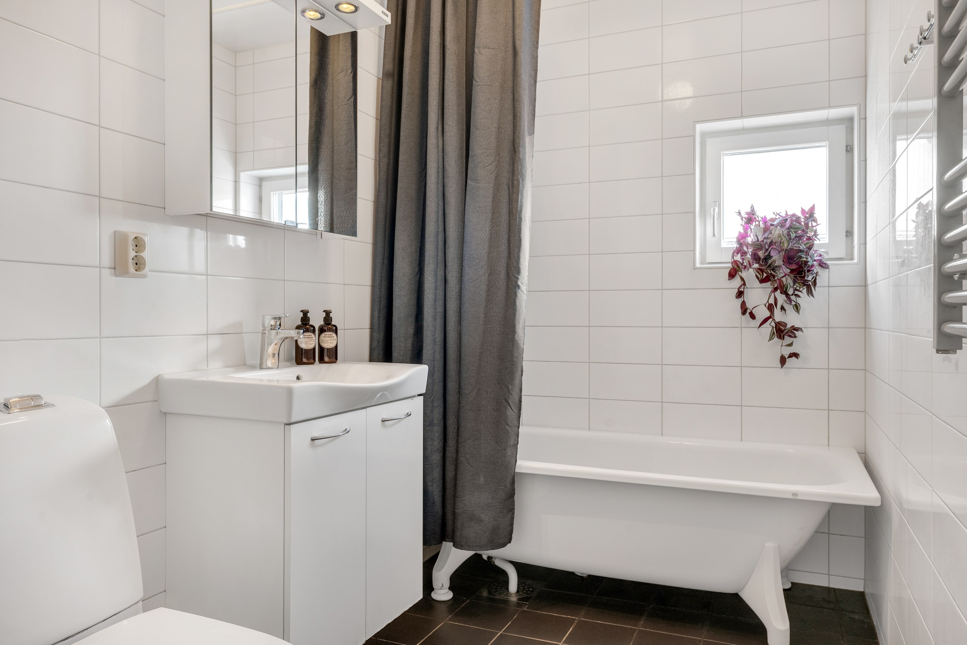Bostadsbild från Timotejvägen 15, Till salu i Lövstalöt, Uppsala