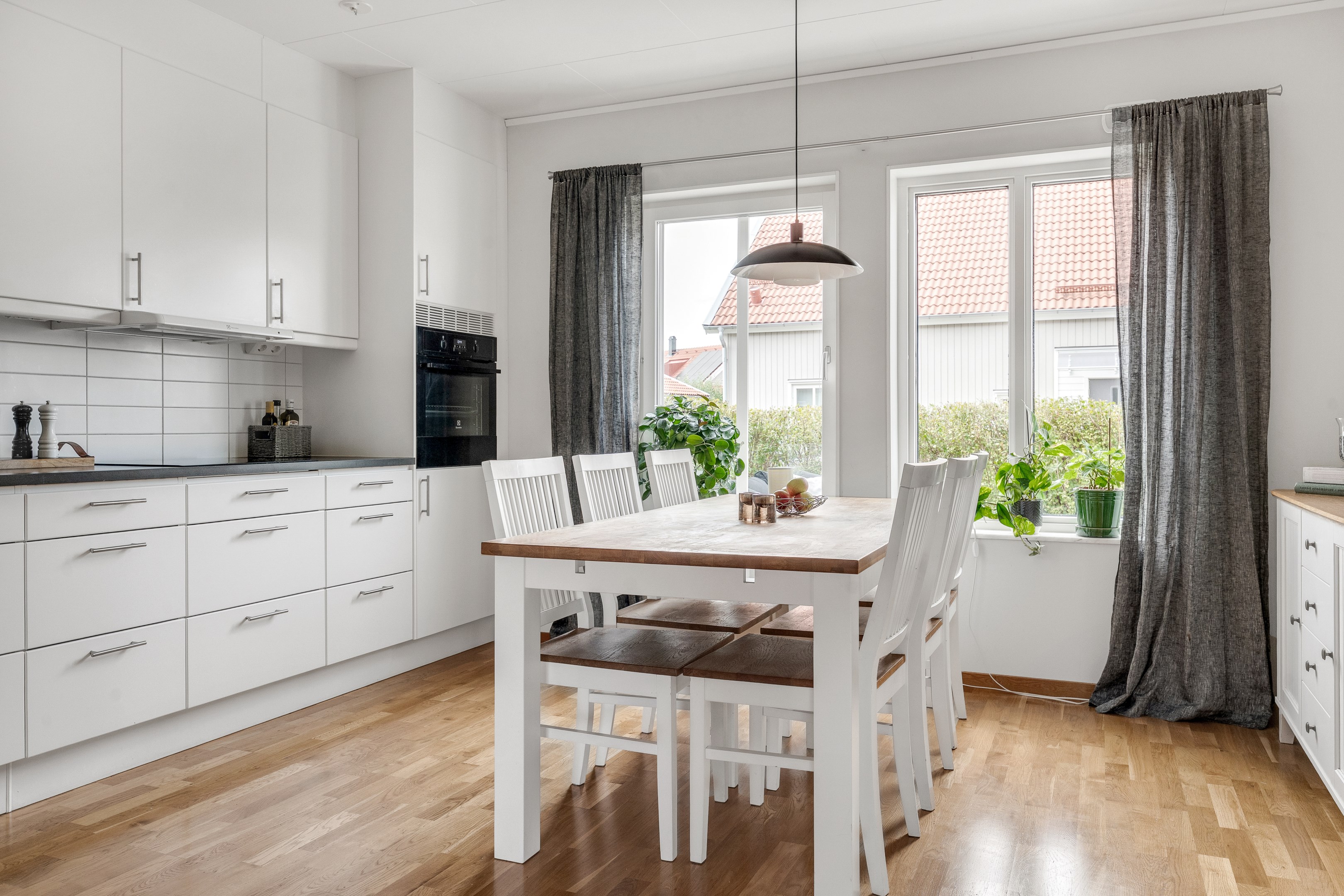 Bostadsbild från Timotejvägen 15, Till salu i Lövstalöt, Uppsala