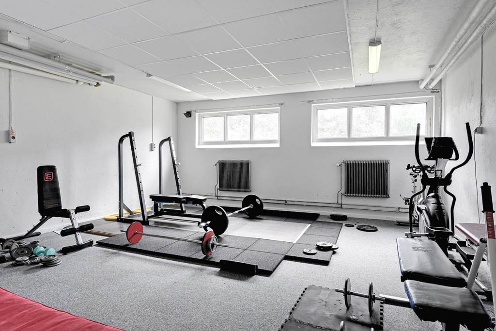 Lågupplöst Föreningens gym i samma hus