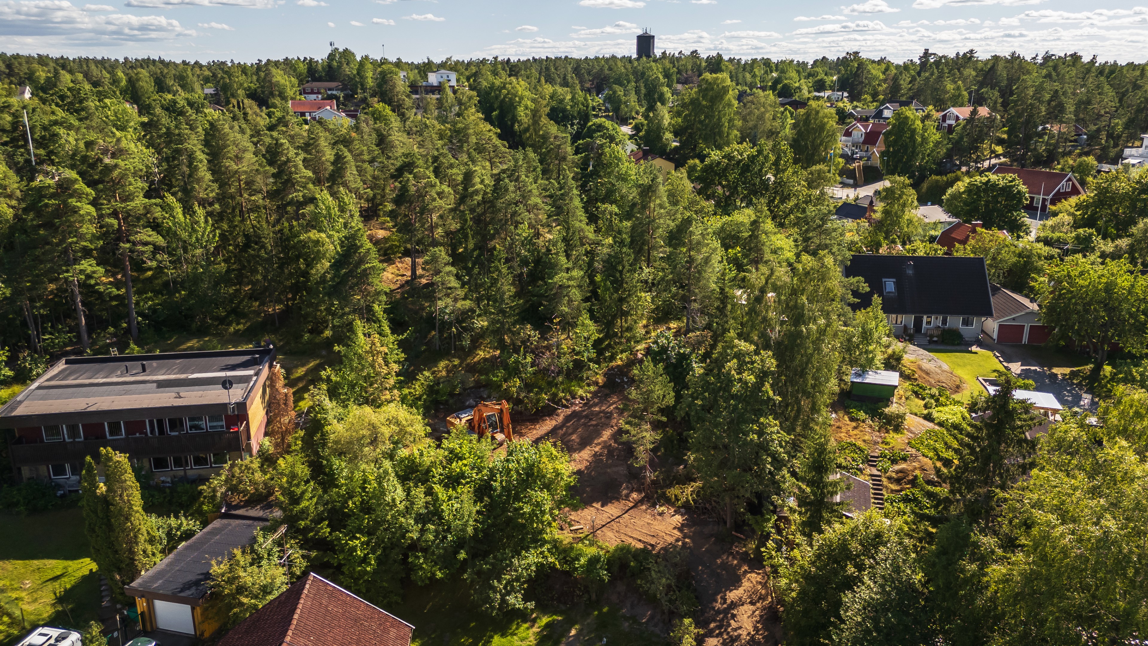 Bostadsbild från Hermelinsvägen 2, Kommande i Tullinge Skog, Botkyrka