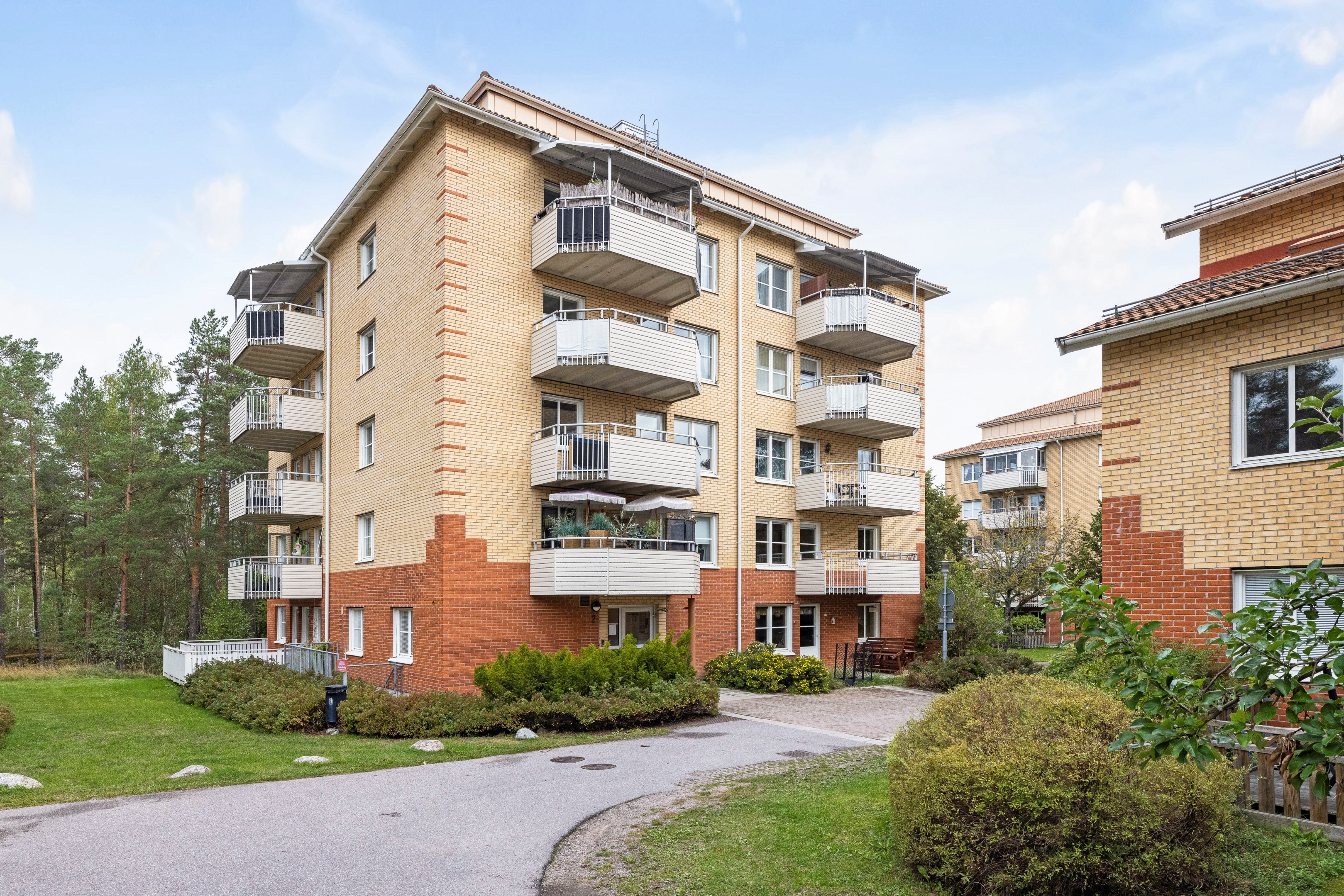 Bostadsbild från Blekingevägen 2, Till salu i Sävja, Uppsala