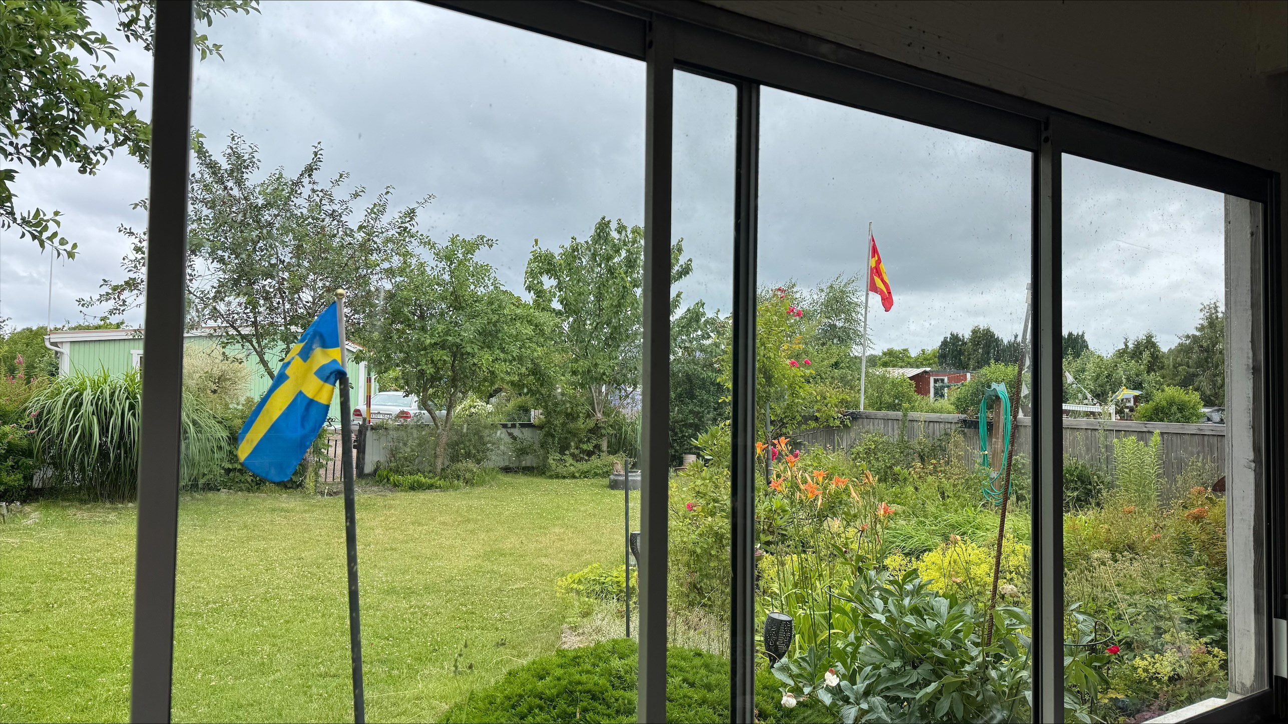 Vy från inglasat uterum