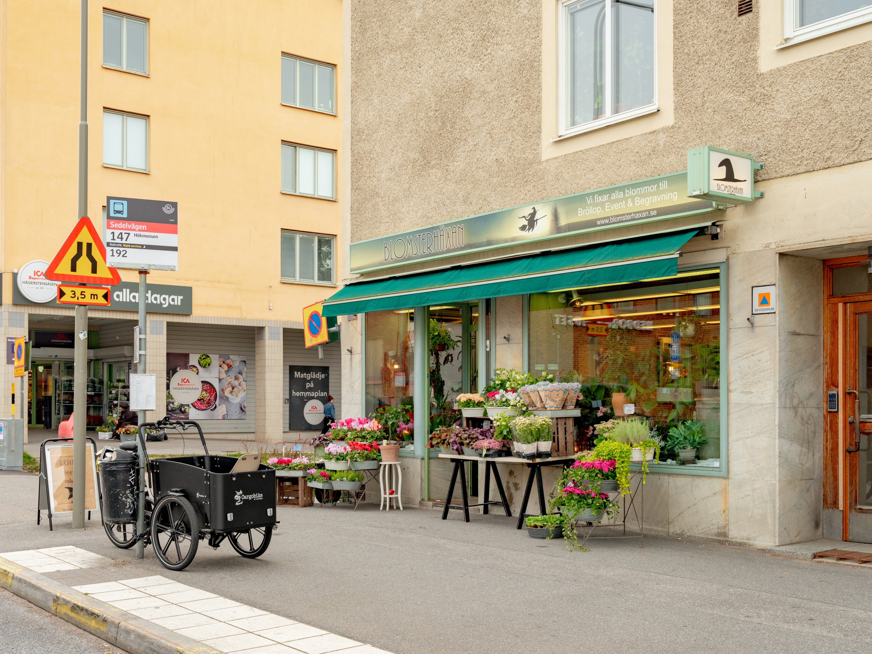 Bostadsbild från Sparbanksvägen 81, Kommande i Hägerstensåsen, Stockholm
