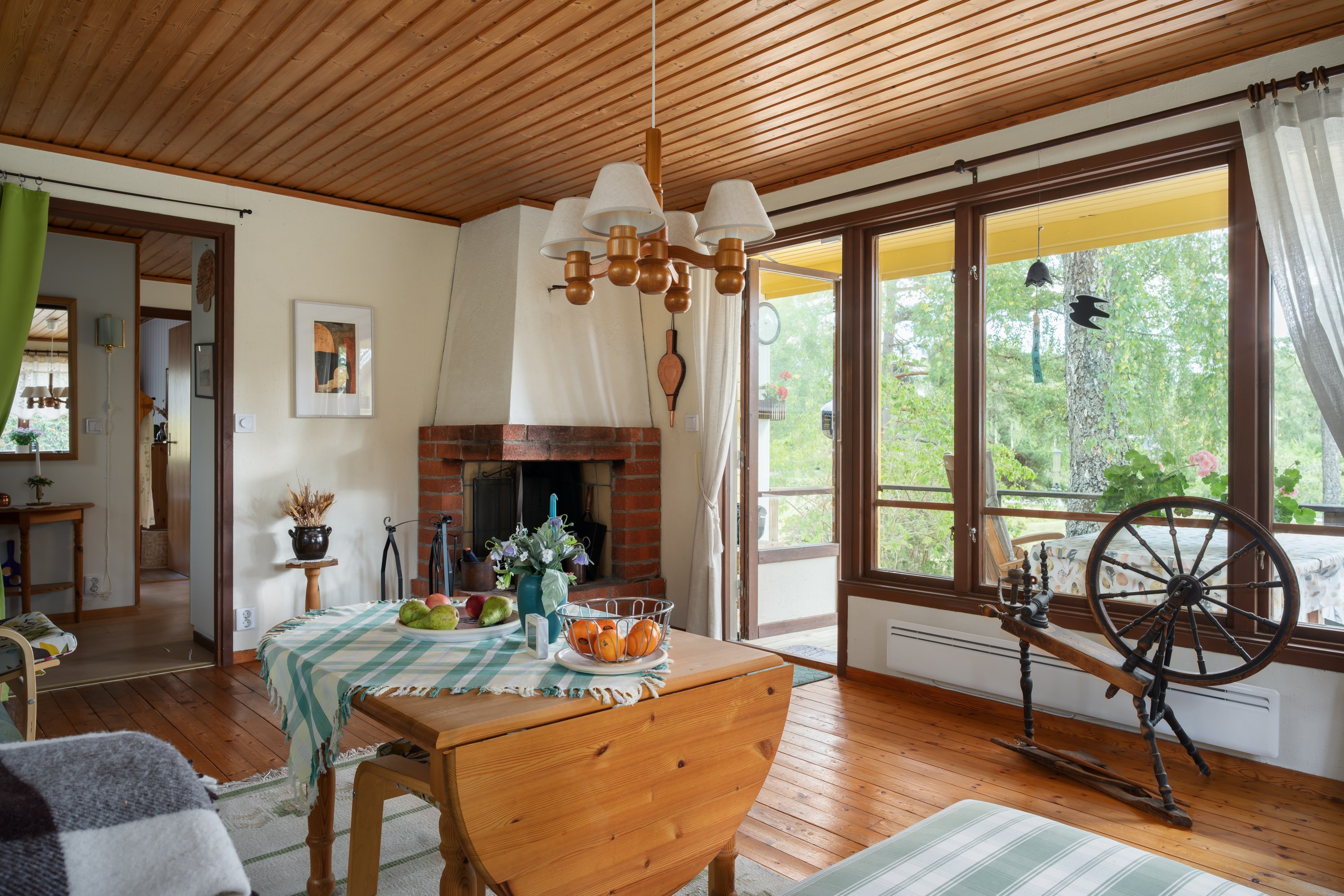 Bostadsbild från Åkerblomsvägen 18, Såld i Hässelmara, Värmdö
