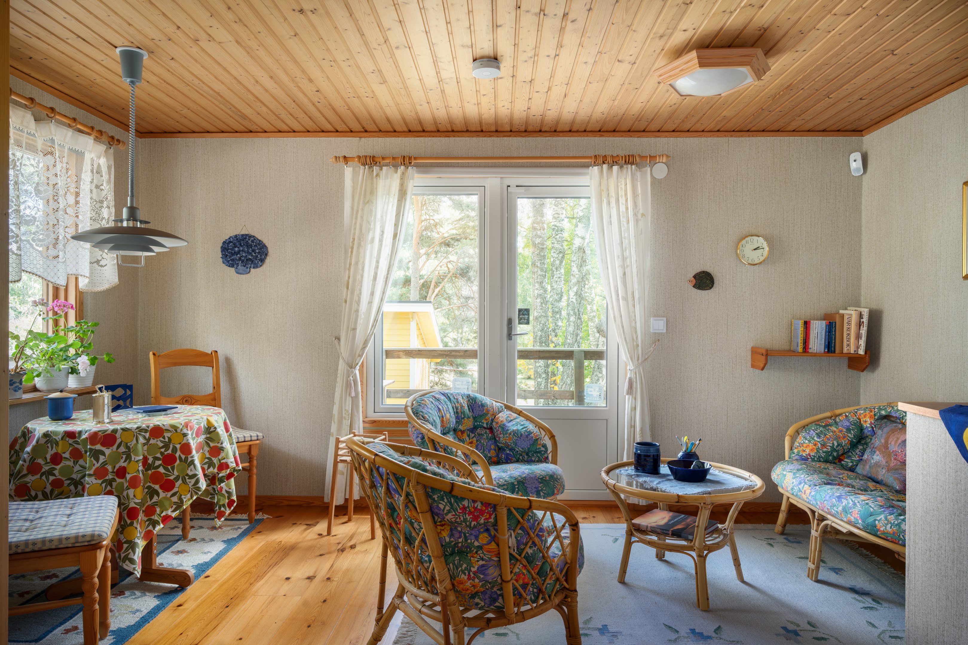 Bostadsbild från Åkerblomsvägen 18, Såld i Hässelmara, Värmdö