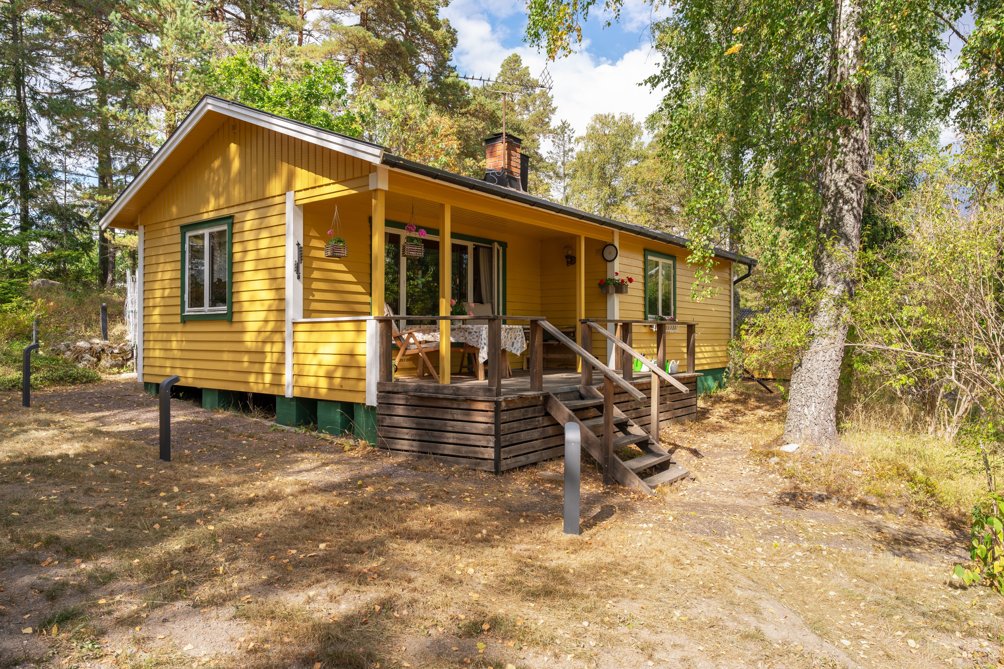 Bostadsbild från Åkerblomsvägen 18, Såld i Hässelmara, Värmdö