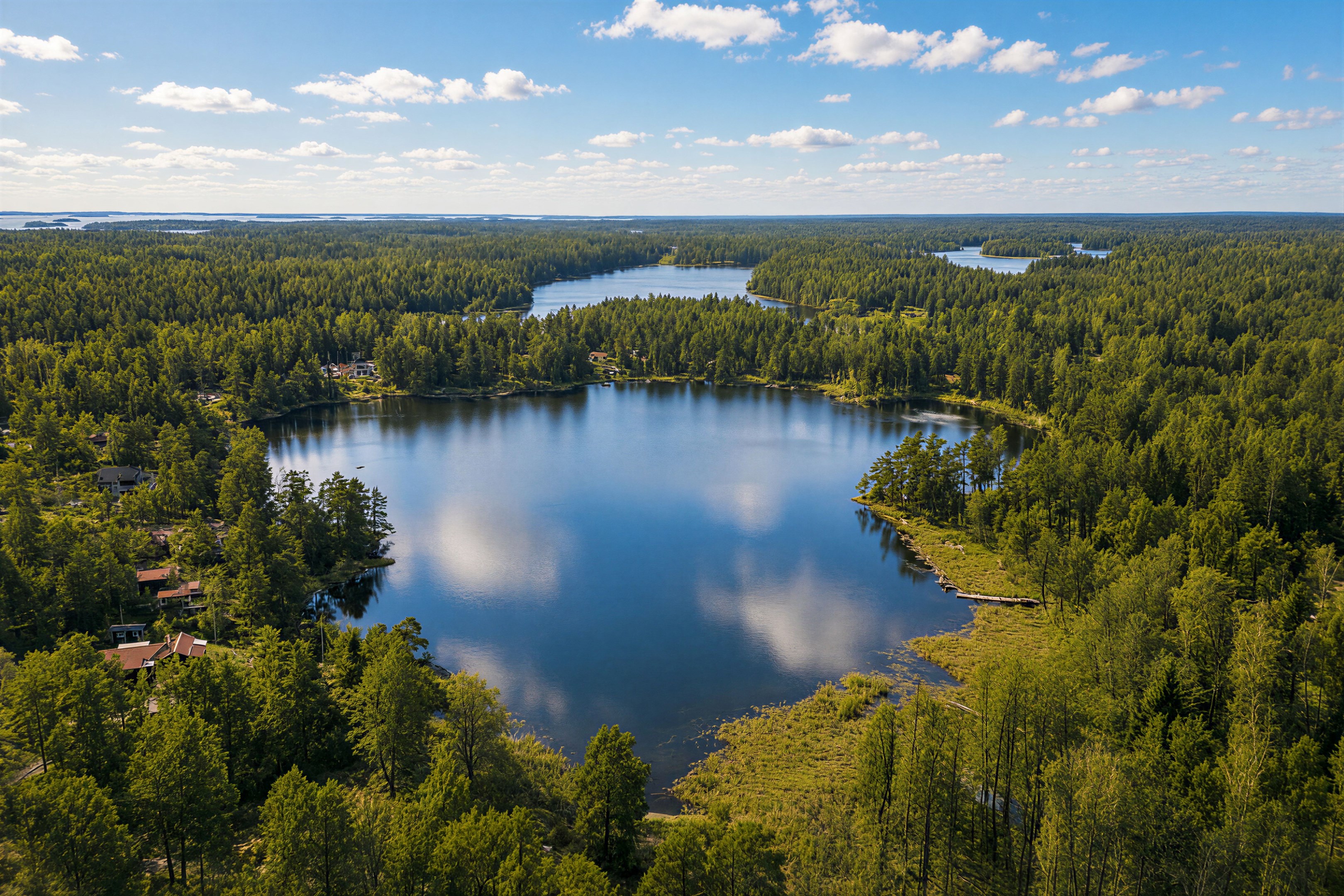 Bostadsbild från Åkerblomsvägen 18, Såld i Hässelmara, Värmdö