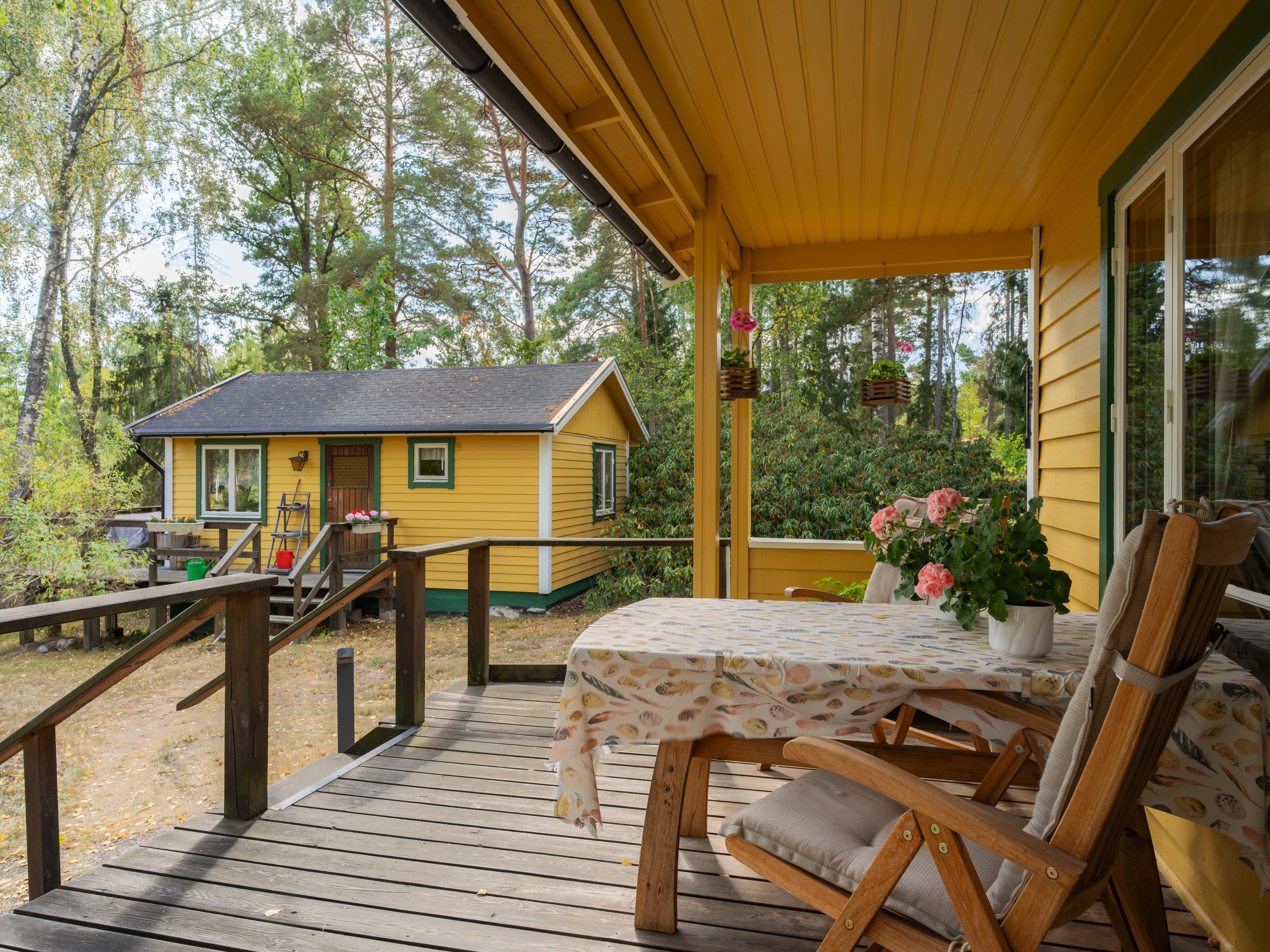 Bostadsbild från Åkerblomsvägen 18, Såld i Hässelmara, Värmdö