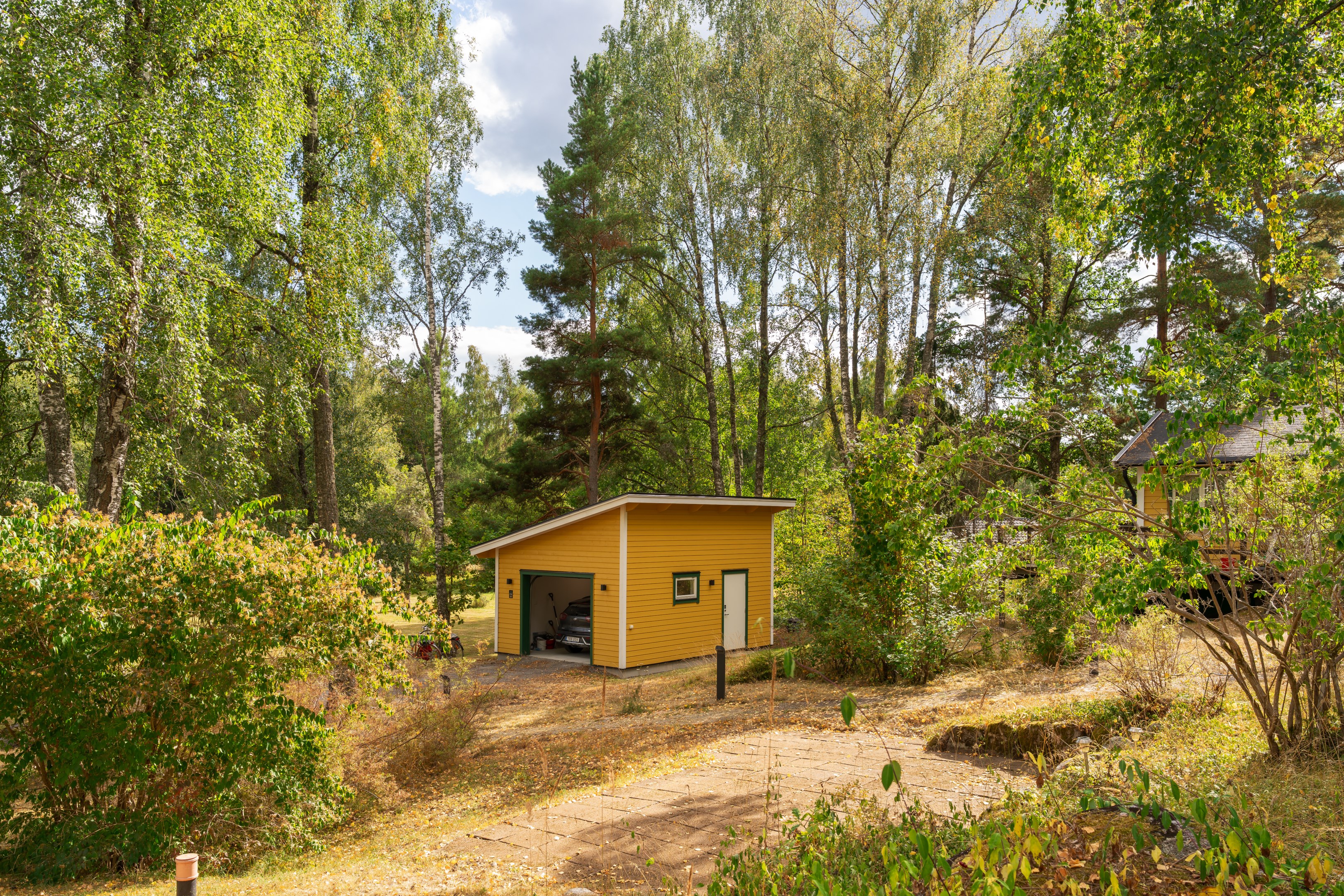 Bostadsbild från Åkerblomsvägen 18, Såld i Hässelmara, Värmdö