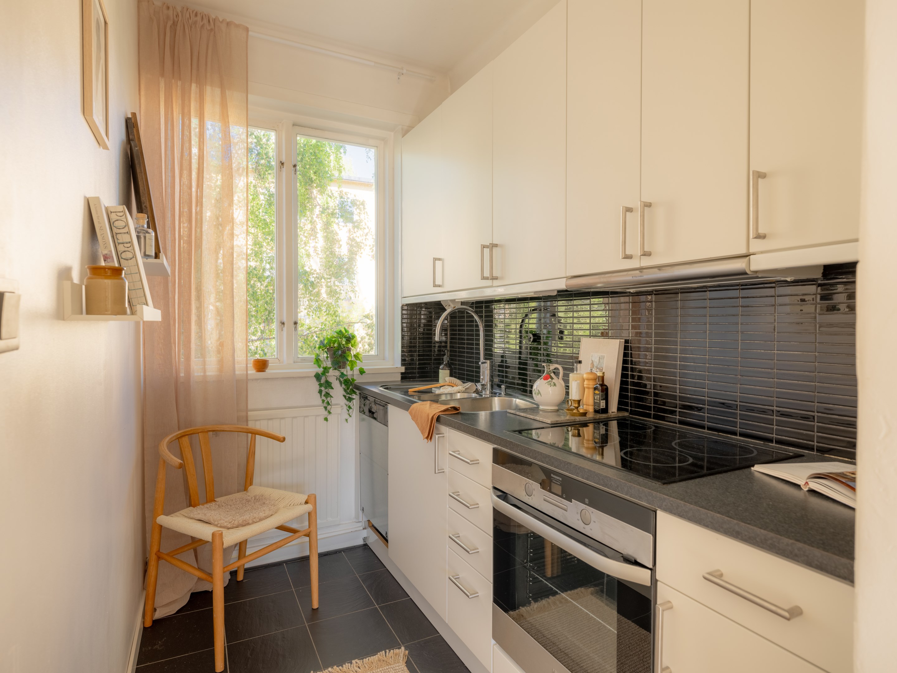 Bostadsbild från Cedergrensvägen 34, Till salu i Midsommarkransen, Stockholm