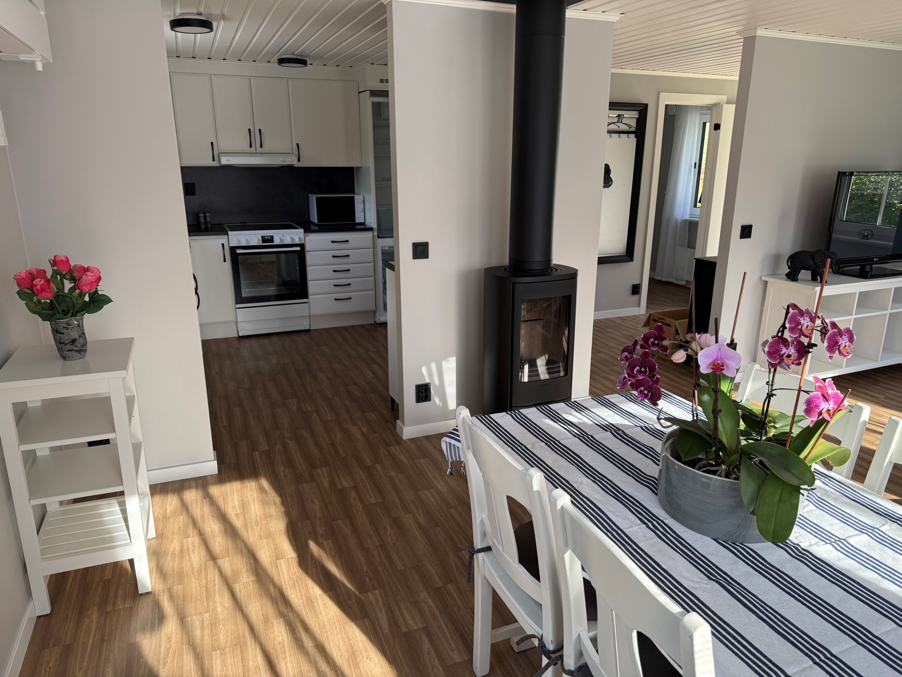 Vardagsrum med ny kamin