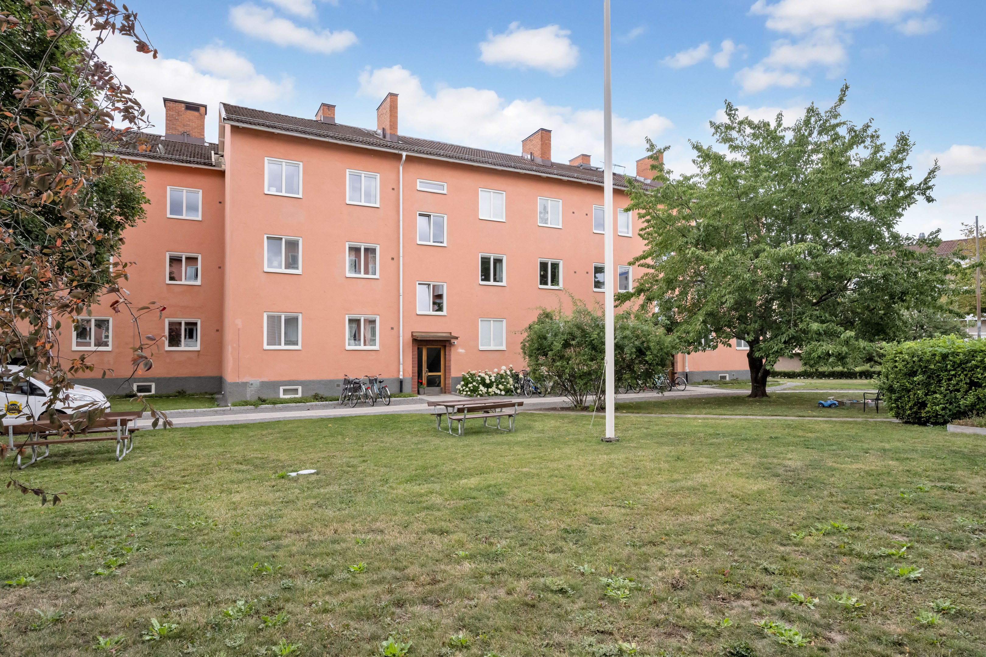 Bostadsbild från Svartbäcksgatan 101B, Till salu i Svartbäcken, Uppsala