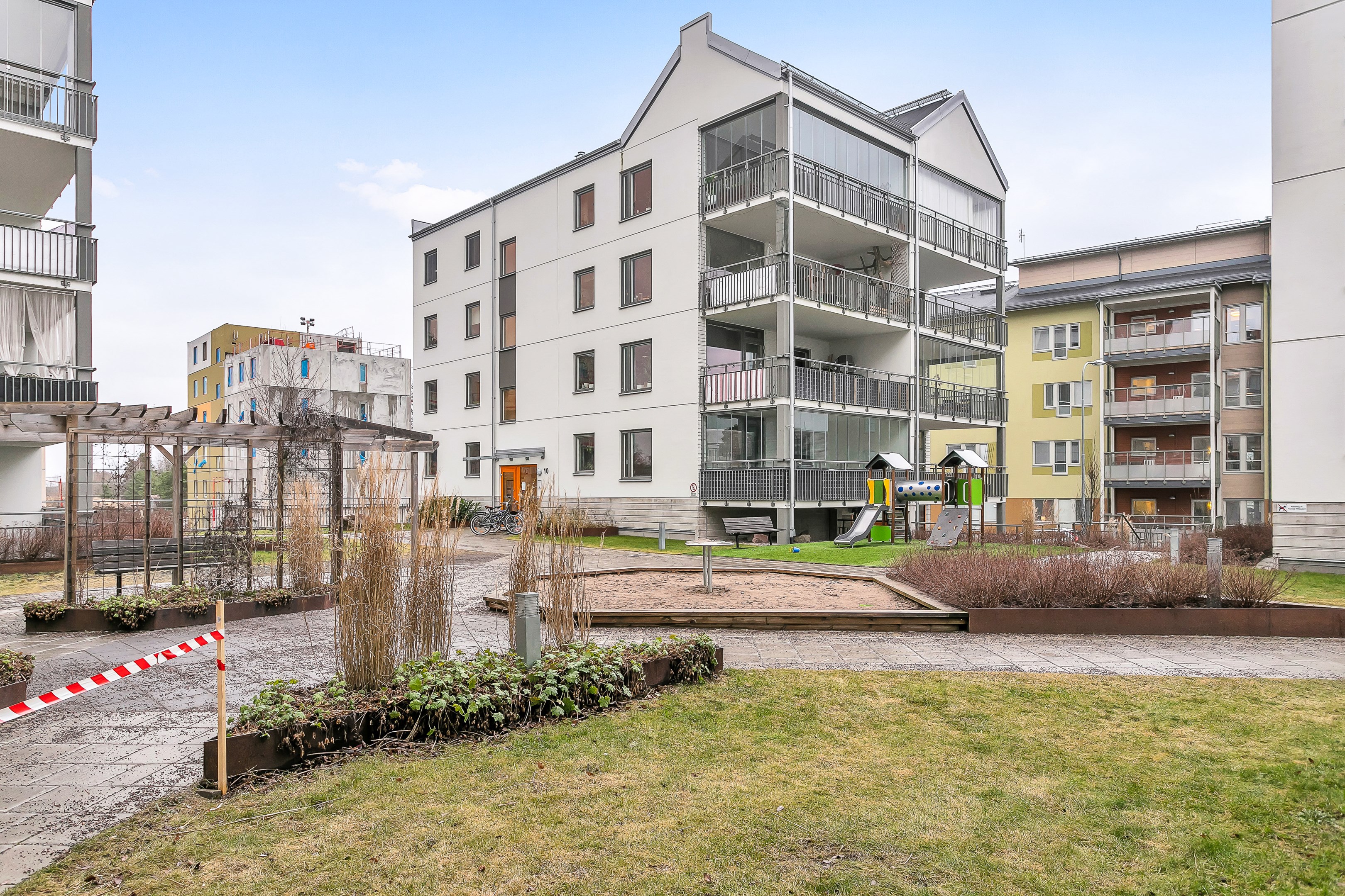Bostadsbild från Henry Wemans Väg 10, Till salu i Gottsunda, Uppsala