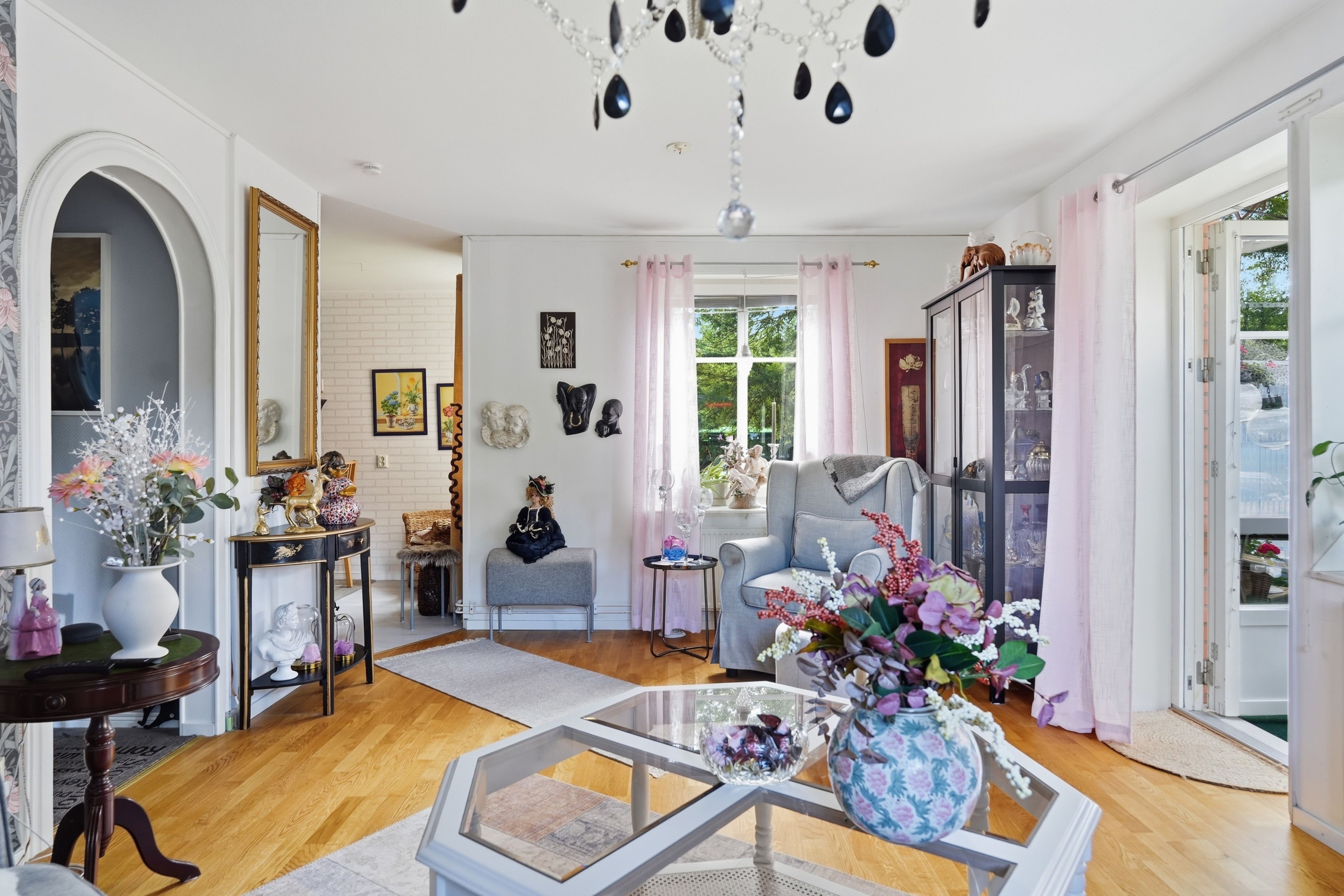 Bostadsbild från Herrhagsvägen 188, Till salu i Herrhagen, Uppsala