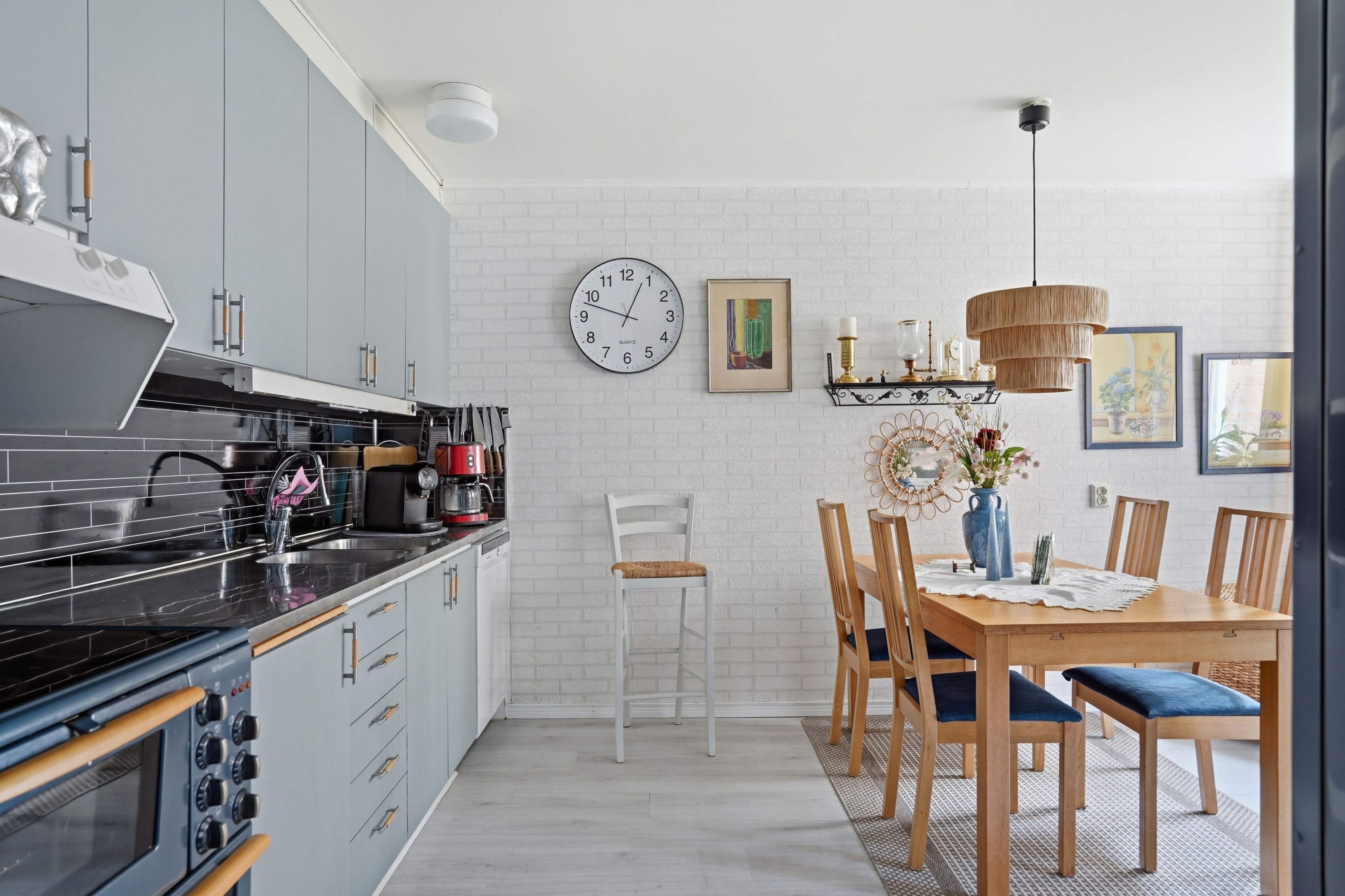 Bostadsbild från Herrhagsvägen 188, Till salu i Herrhagen, Uppsala