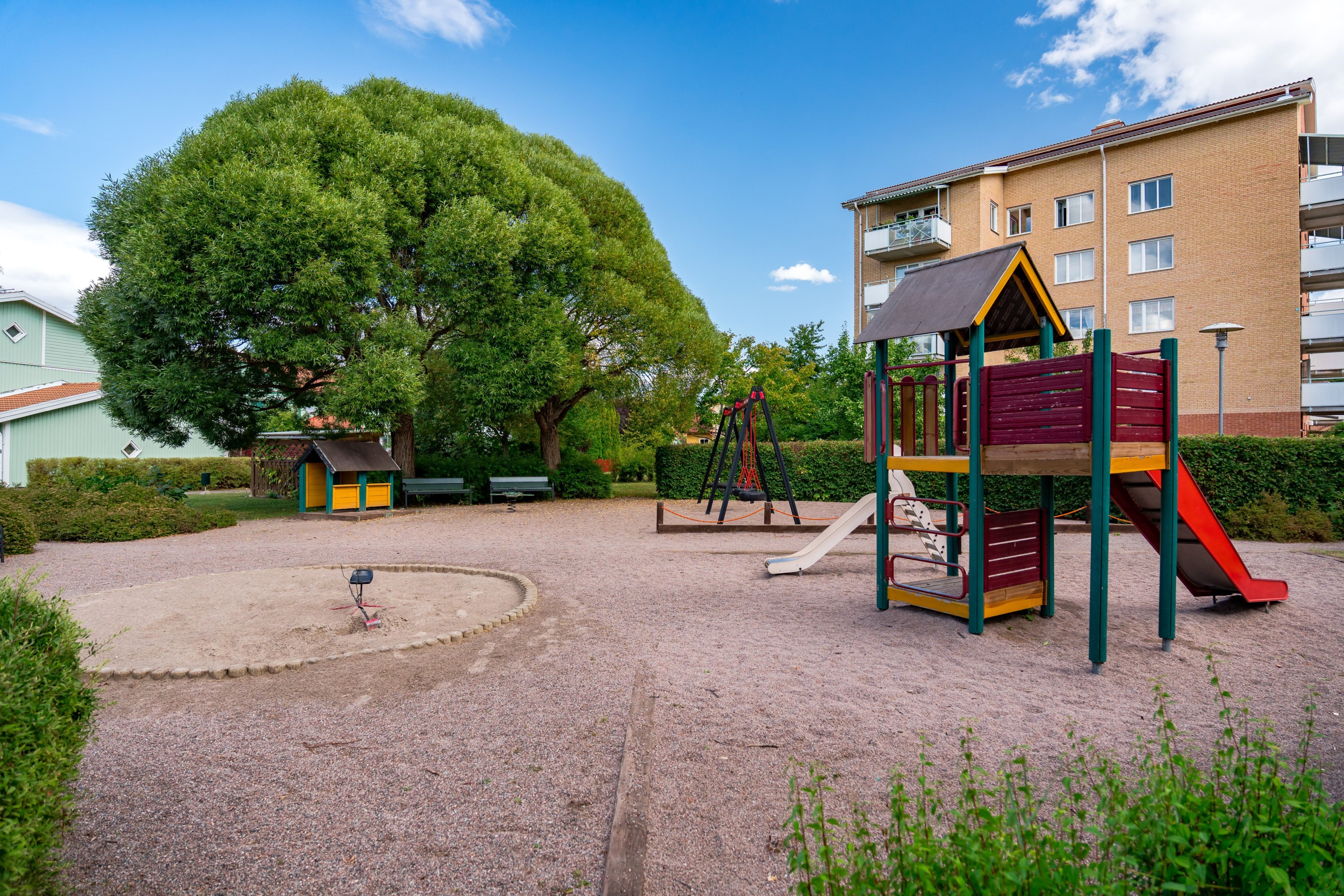Bostadsbild från Herrhagsvägen 188, Till salu i Herrhagen, Uppsala