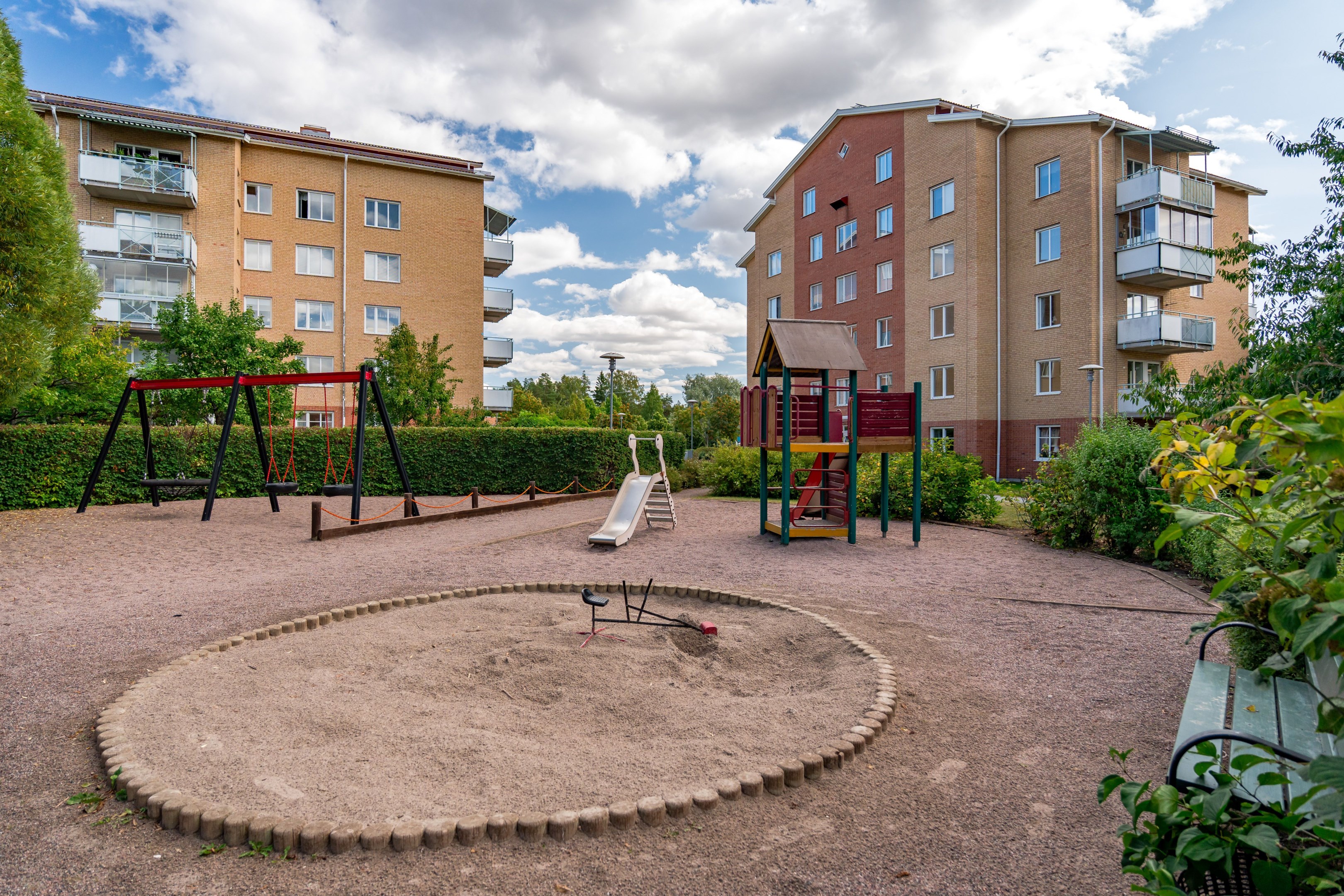 Bostadsbild från Herrhagsvägen 188, Till salu i Herrhagen, Uppsala