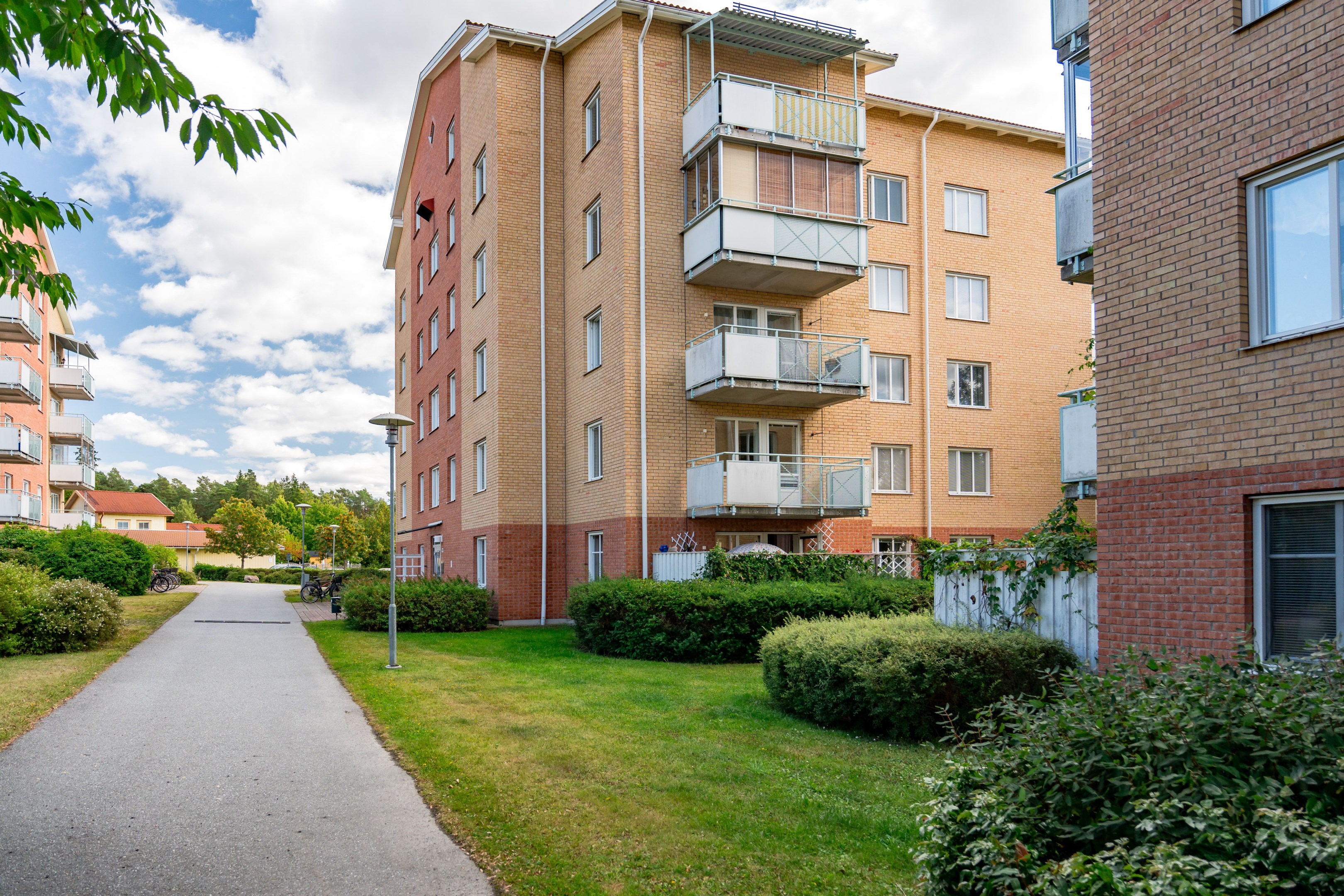 Bostadsbild från Herrhagsvägen 188, Till salu i Herrhagen, Uppsala