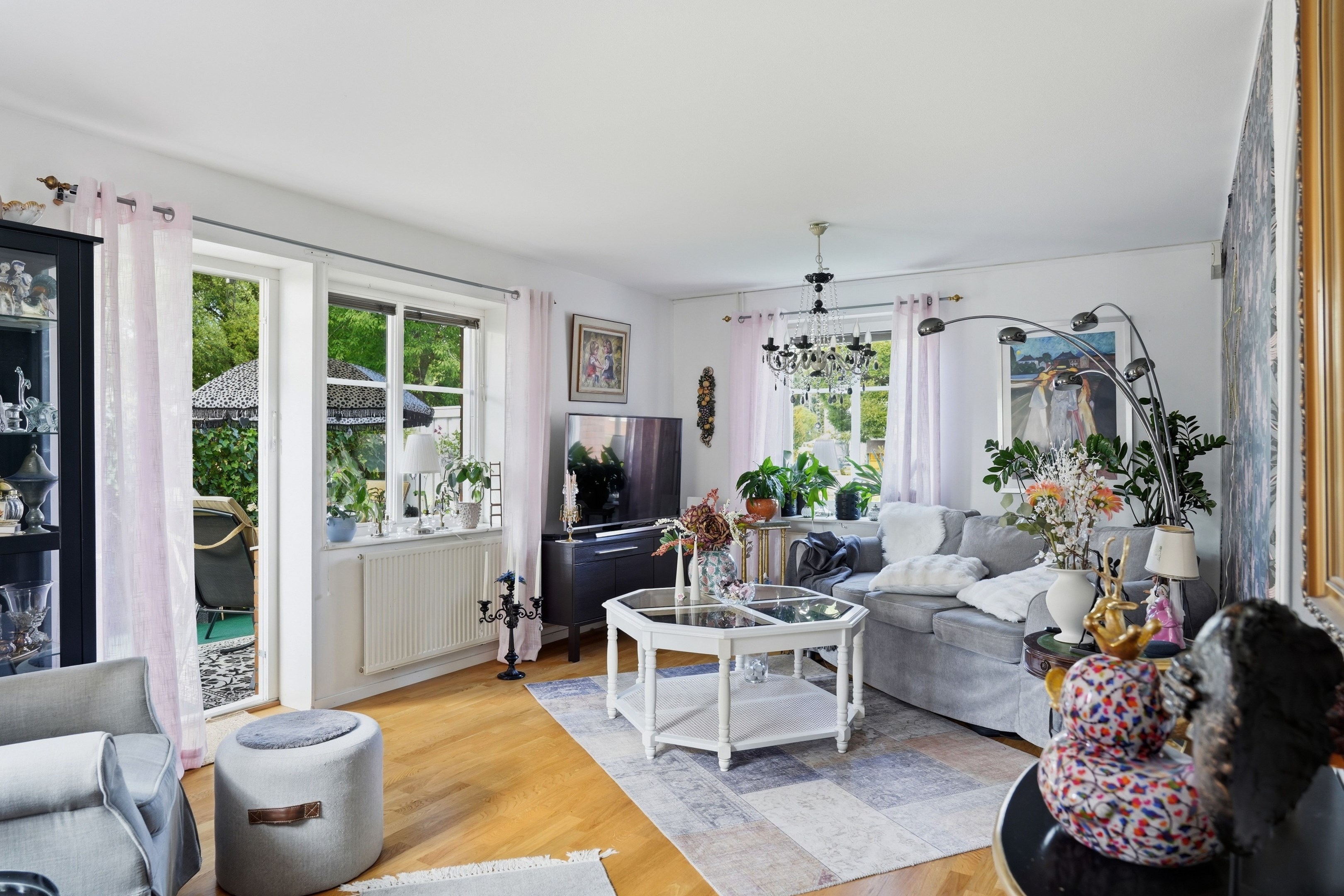 Bostadsbild från Herrhagsvägen 188, Till salu i Herrhagen, Uppsala