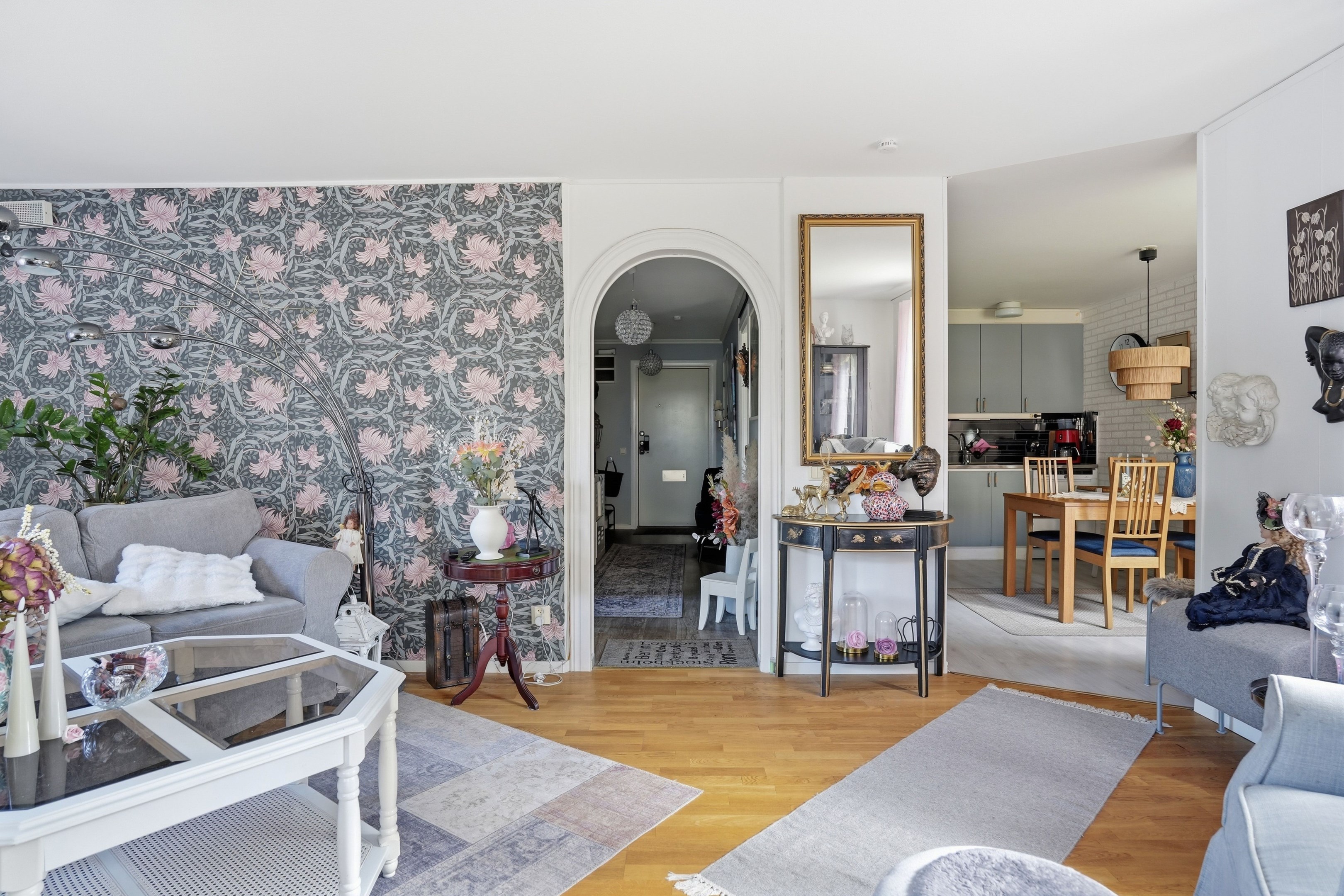 Bostadsbild från Herrhagsvägen 188, Till salu i Herrhagen, Uppsala