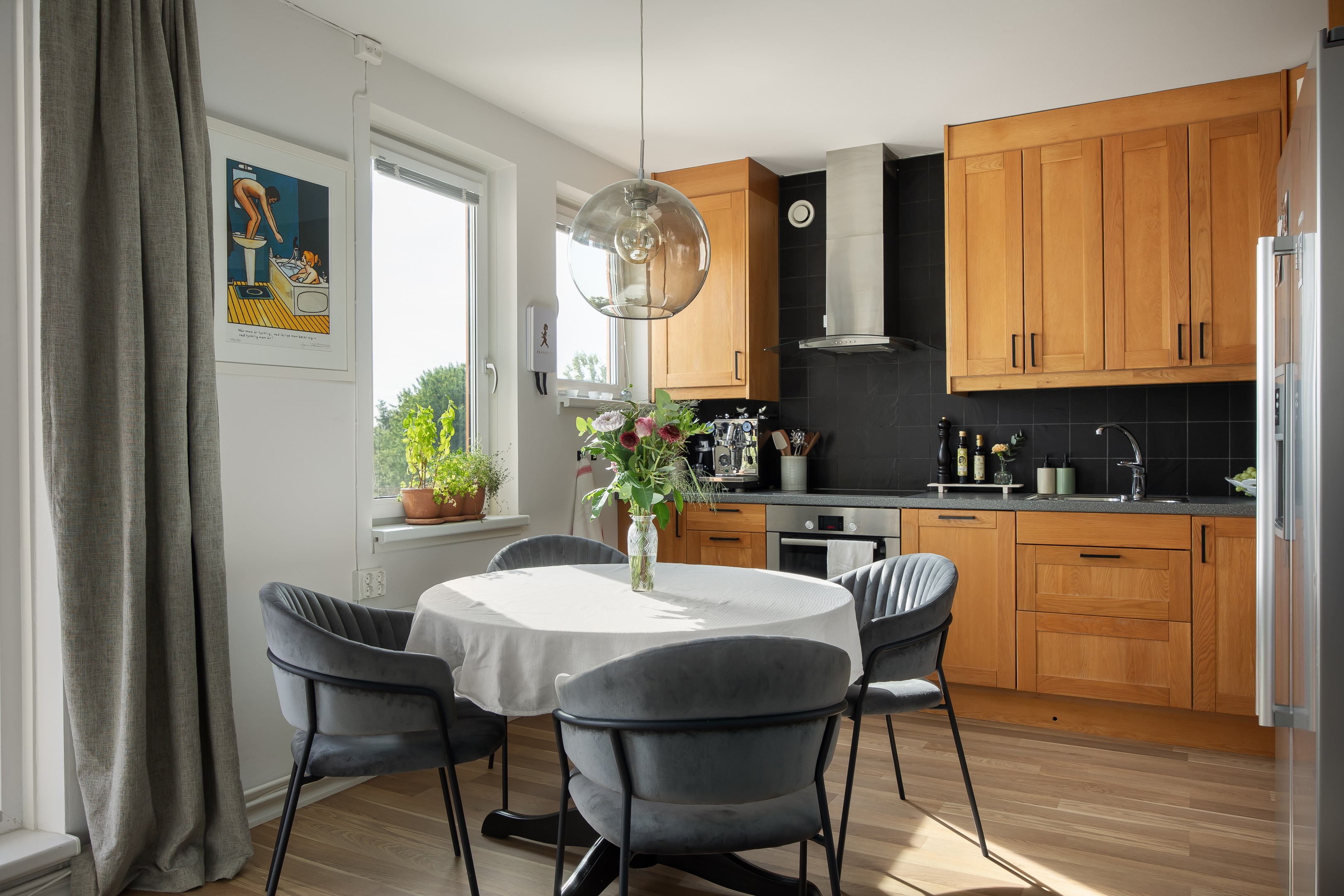 Bostadsbild från Ormingeringen 79, Till salu i Västra Orminge, Nacka