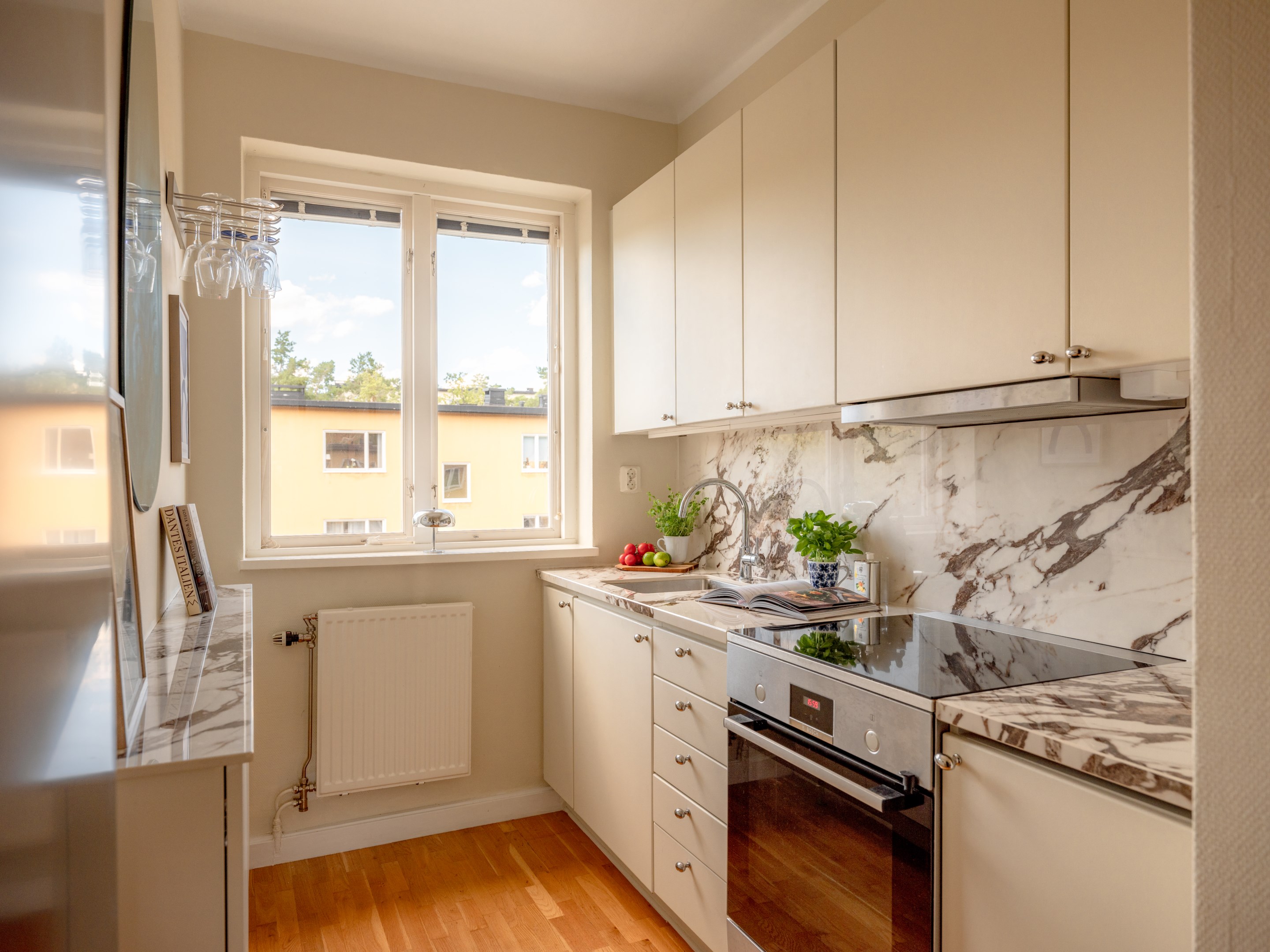 Bostadsbild från Cedergrensvägen 55, Till salu i Midsommarkransen, Stockholm
