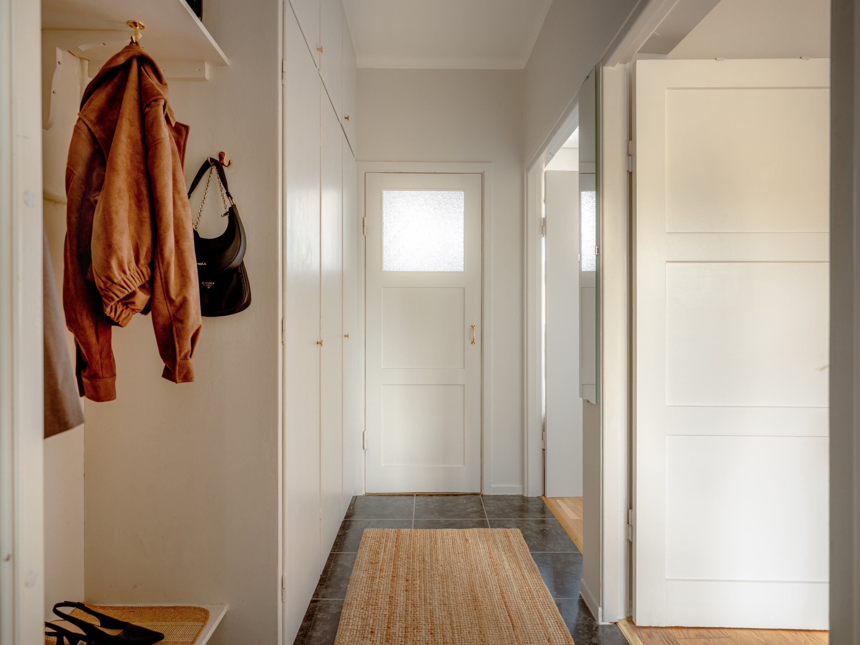 Bostadsbild från Cedergrensvägen 55, Till salu i Midsommarkransen, Stockholm