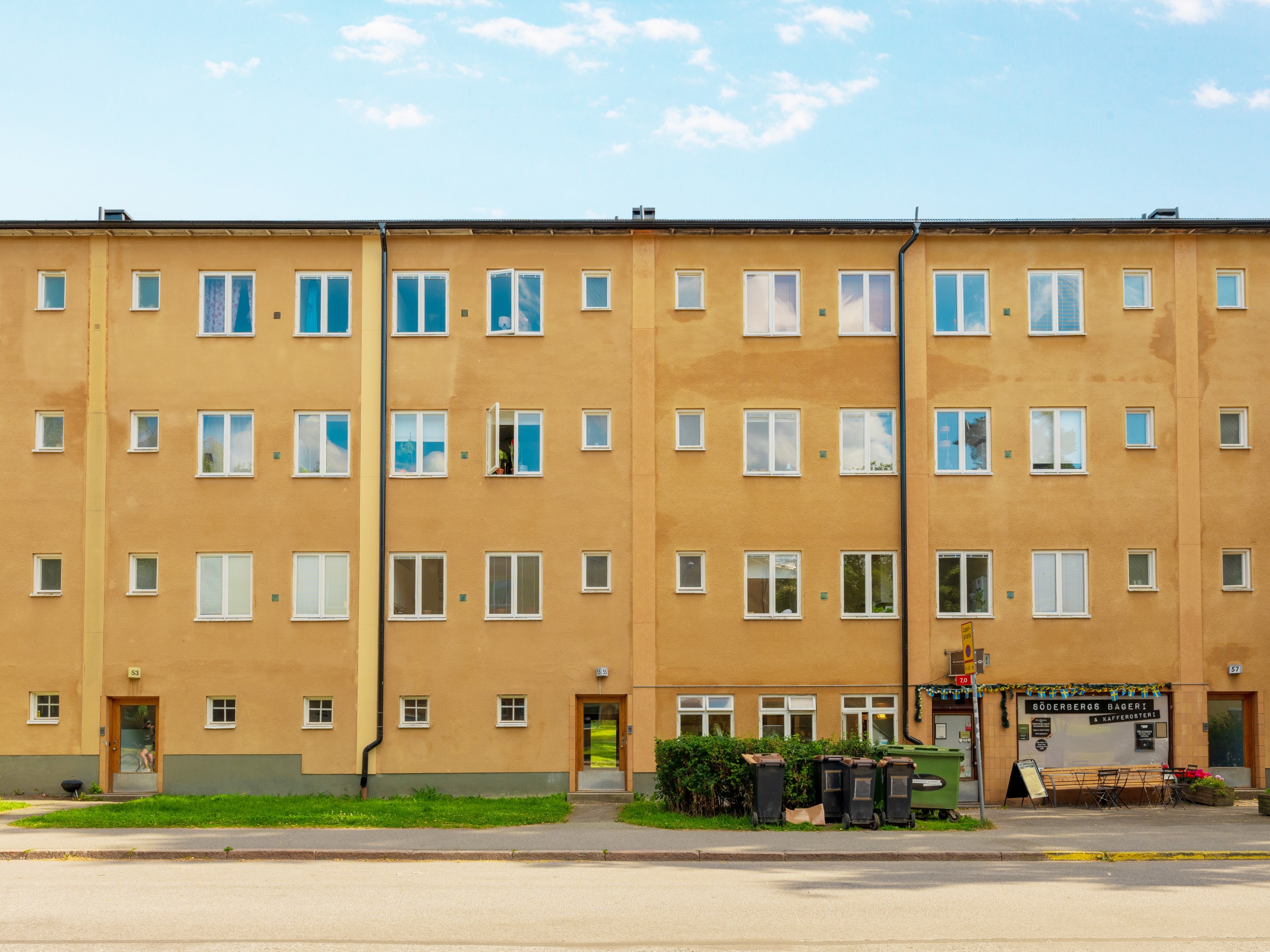 Bostadsbild från Cedergrensvägen 55, Till salu i Midsommarkransen, Stockholm