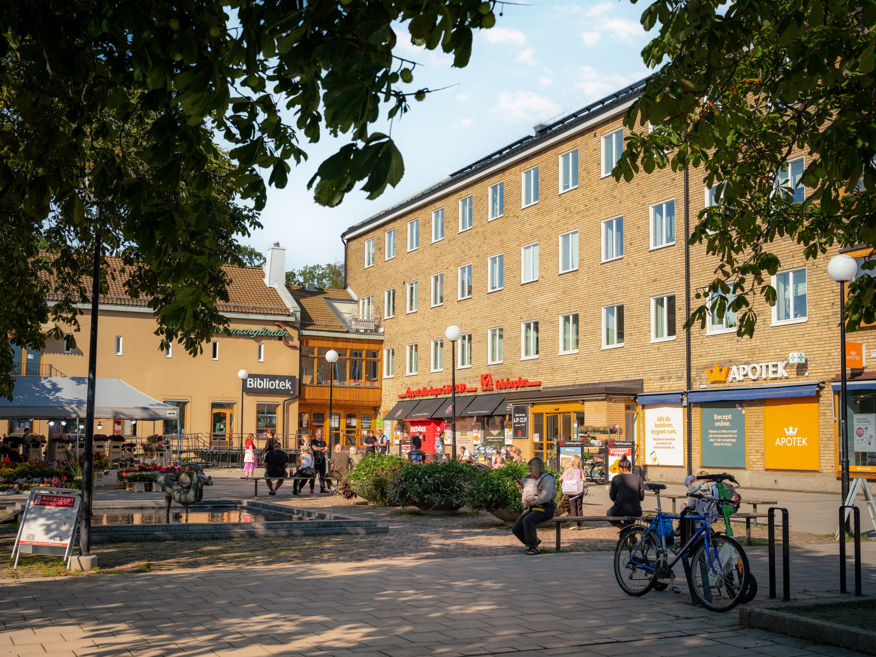Bostadsbild från Cedergrensvägen 55, Till salu i Midsommarkransen, Stockholm