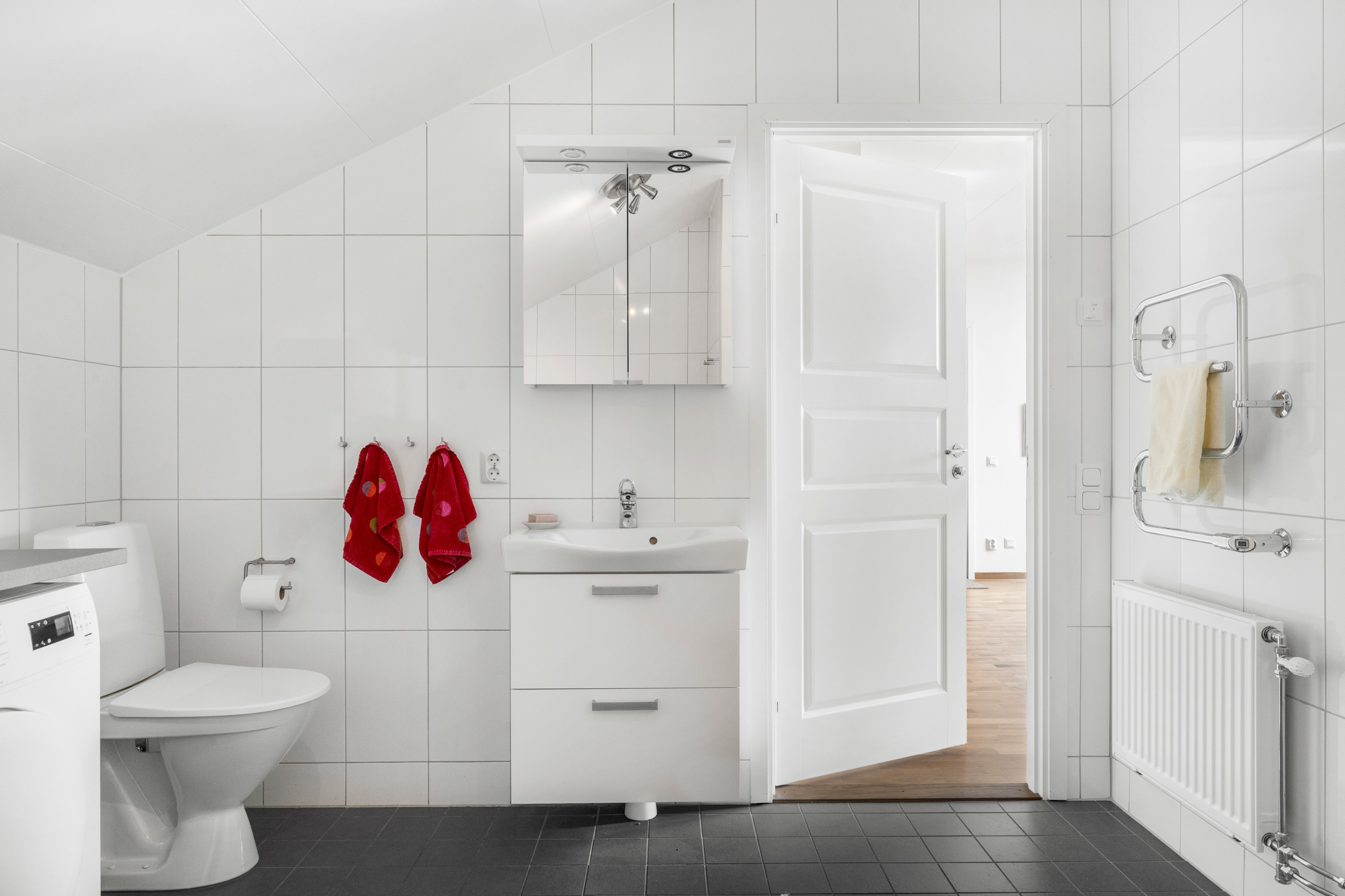 Bostadsbild från Råbyvägen 44, Till salu i Kapellgärdet, Uppsala
